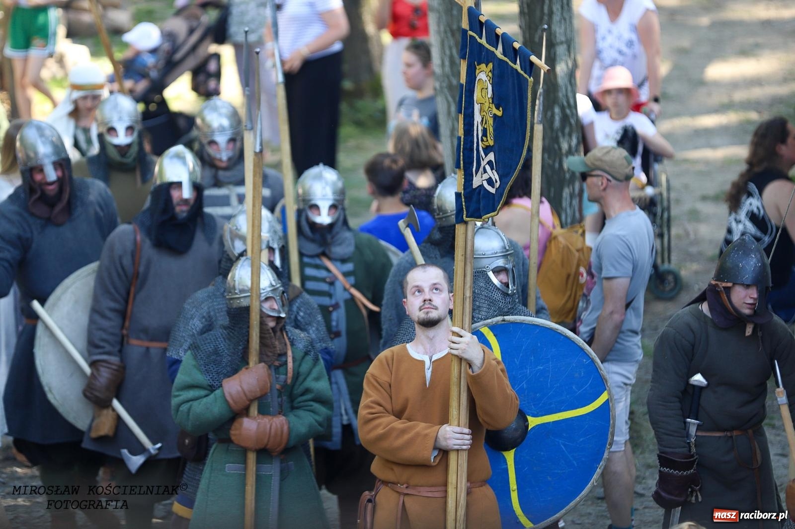 Zdjęcie w galerii na portalu naszraciborz.pl: Szczęk oręża i świt Emporium w Raciborzu [FOTO i WIDEO] wiadomości z regionu