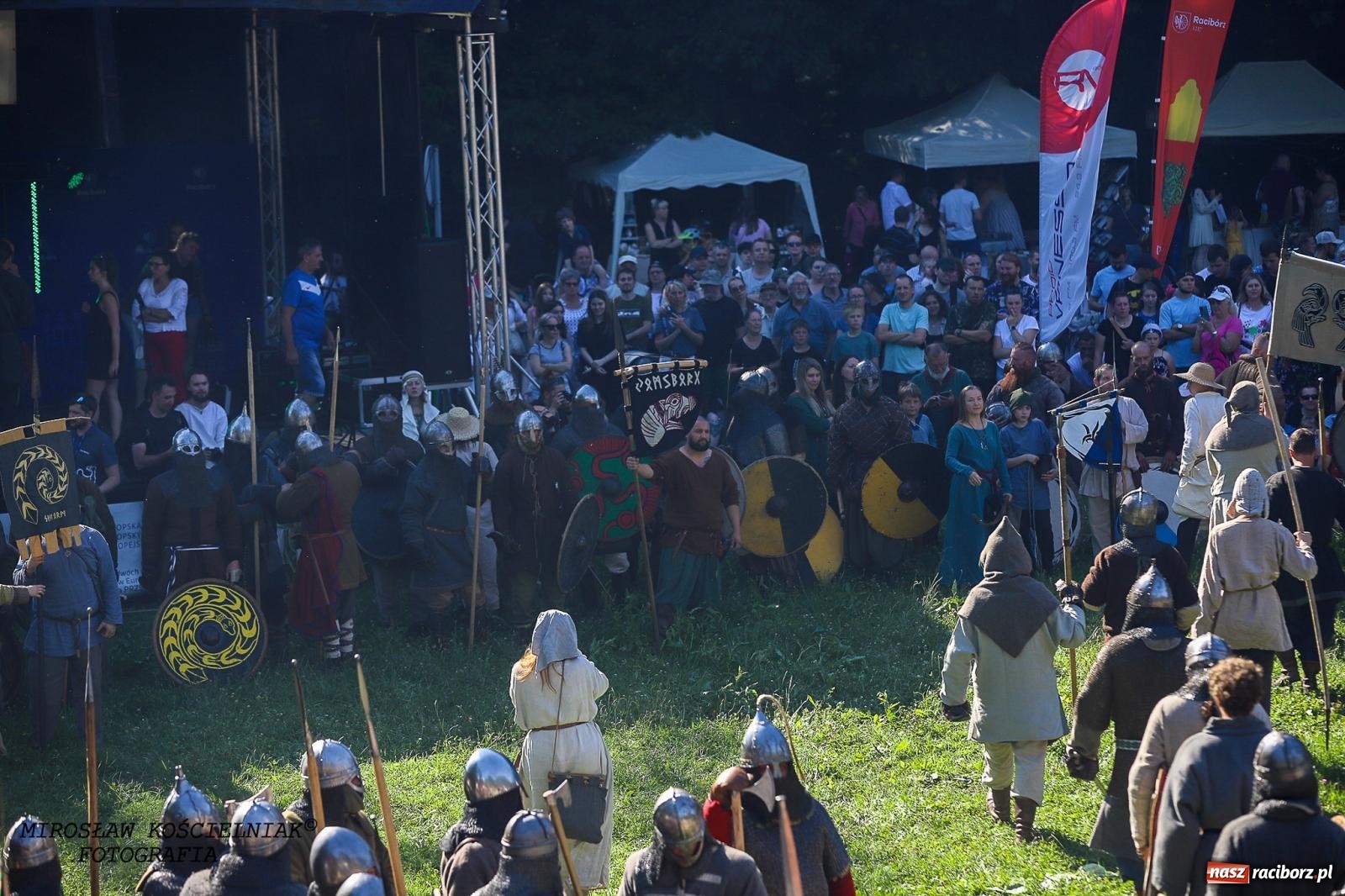 Zdjęcie w galerii na portalu naszraciborz.pl: Szczęk oręża i świt Emporium w Raciborzu [FOTO i WIDEO] wiadomości z regionu