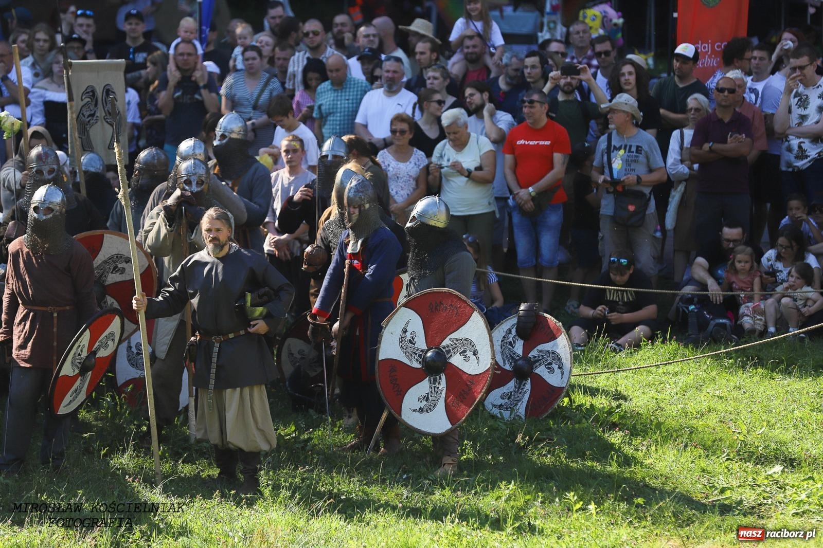 Zdjęcie w galerii na portalu naszraciborz.pl: Szczęk oręża i świt Emporium w Raciborzu [FOTO i WIDEO] wiadomości z regionu