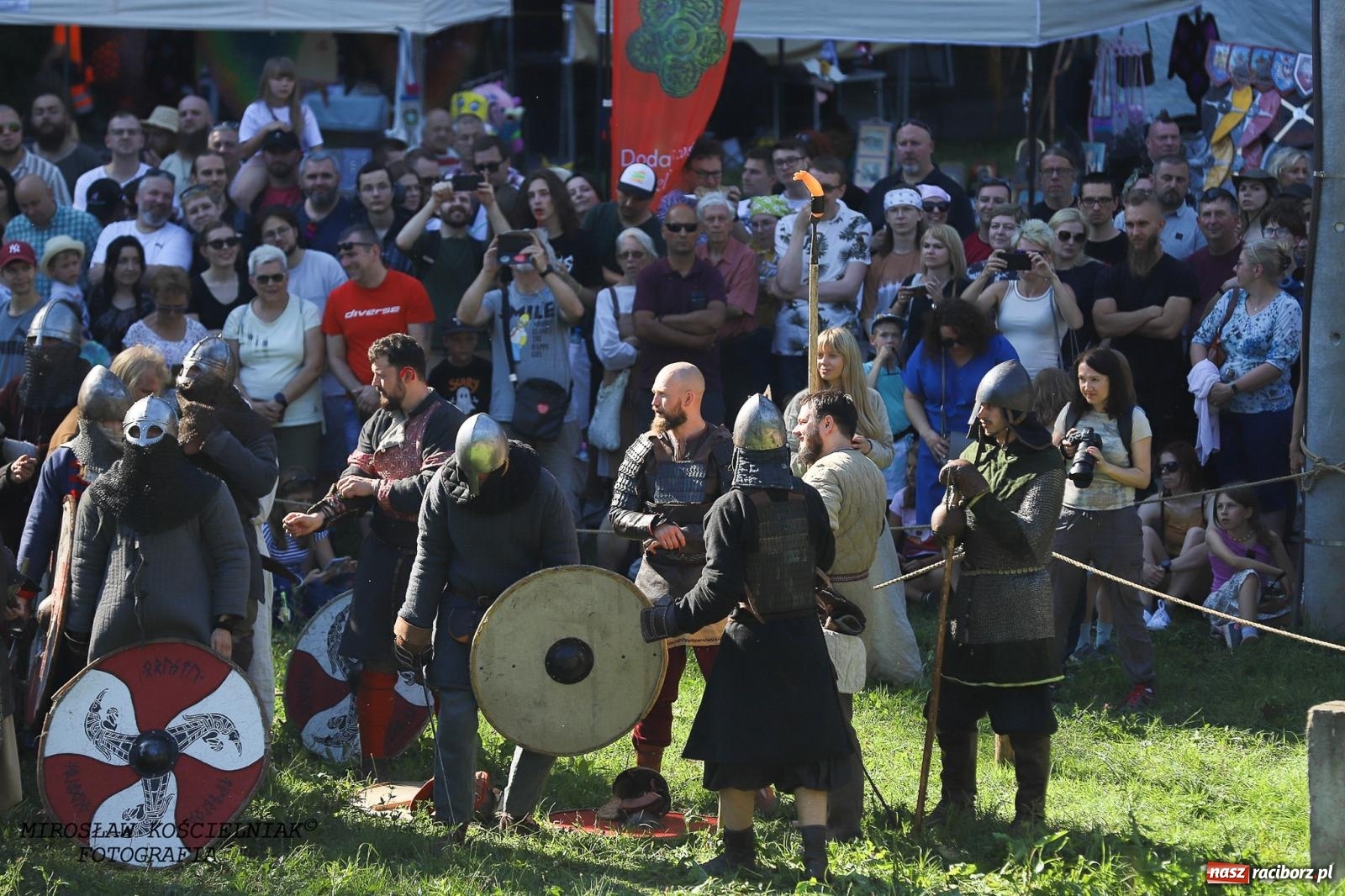 Zdjęcie w galerii na portalu naszraciborz.pl: Szczęk oręża i świt Emporium w Raciborzu [FOTO i WIDEO] wiadomości z regionu
