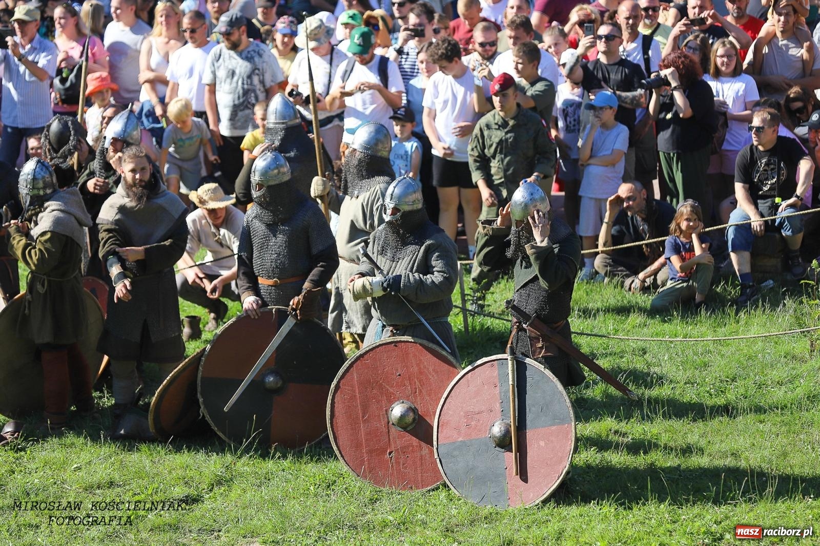 Zdjęcie w galerii na portalu naszraciborz.pl: Szczęk oręża i świt Emporium w Raciborzu [FOTO i WIDEO] wiadomości z regionu