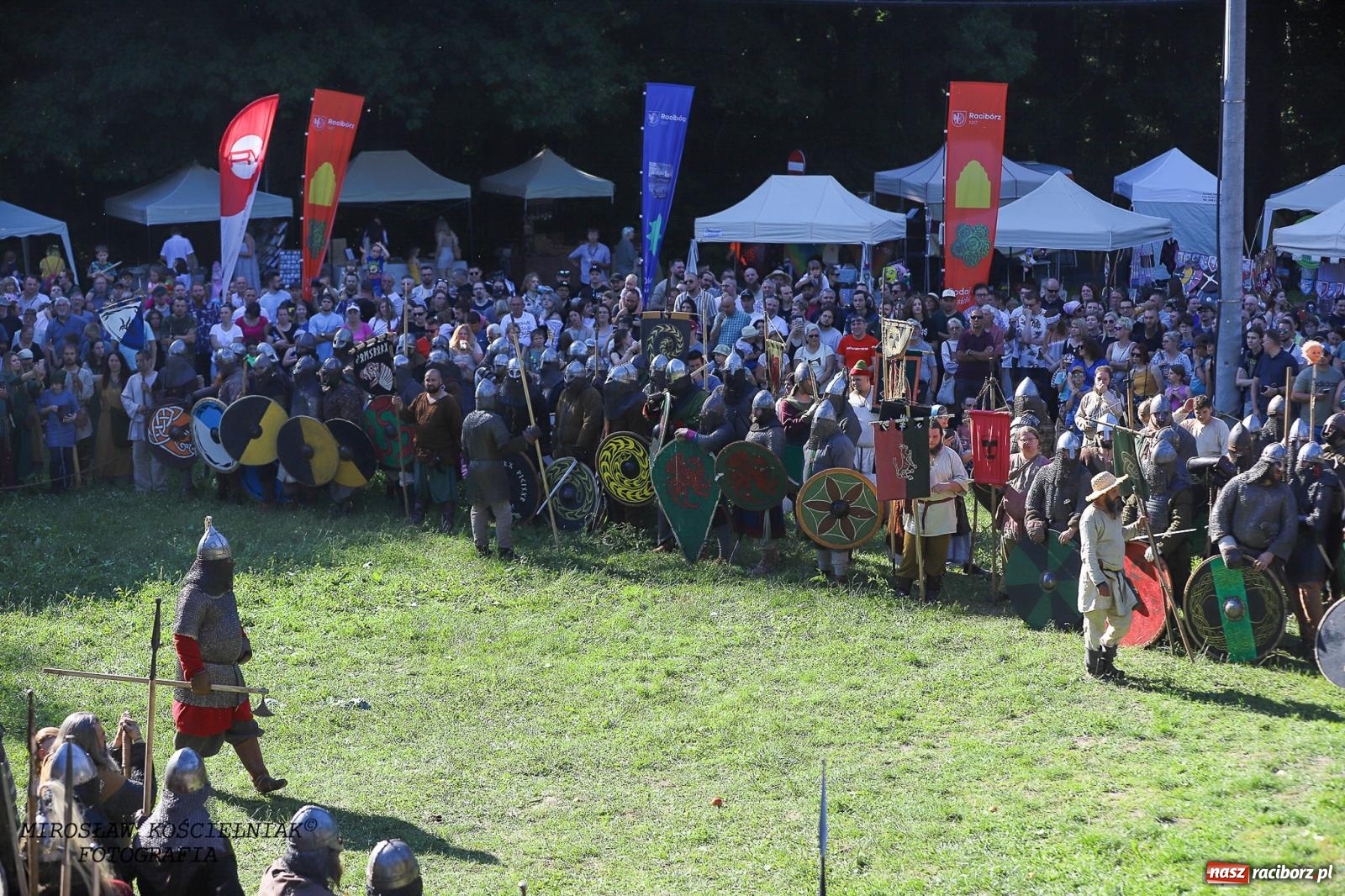 Zdjęcie w galerii na portalu naszraciborz.pl: Szczęk oręża i świt Emporium w Raciborzu [FOTO i WIDEO] wiadomości z regionu