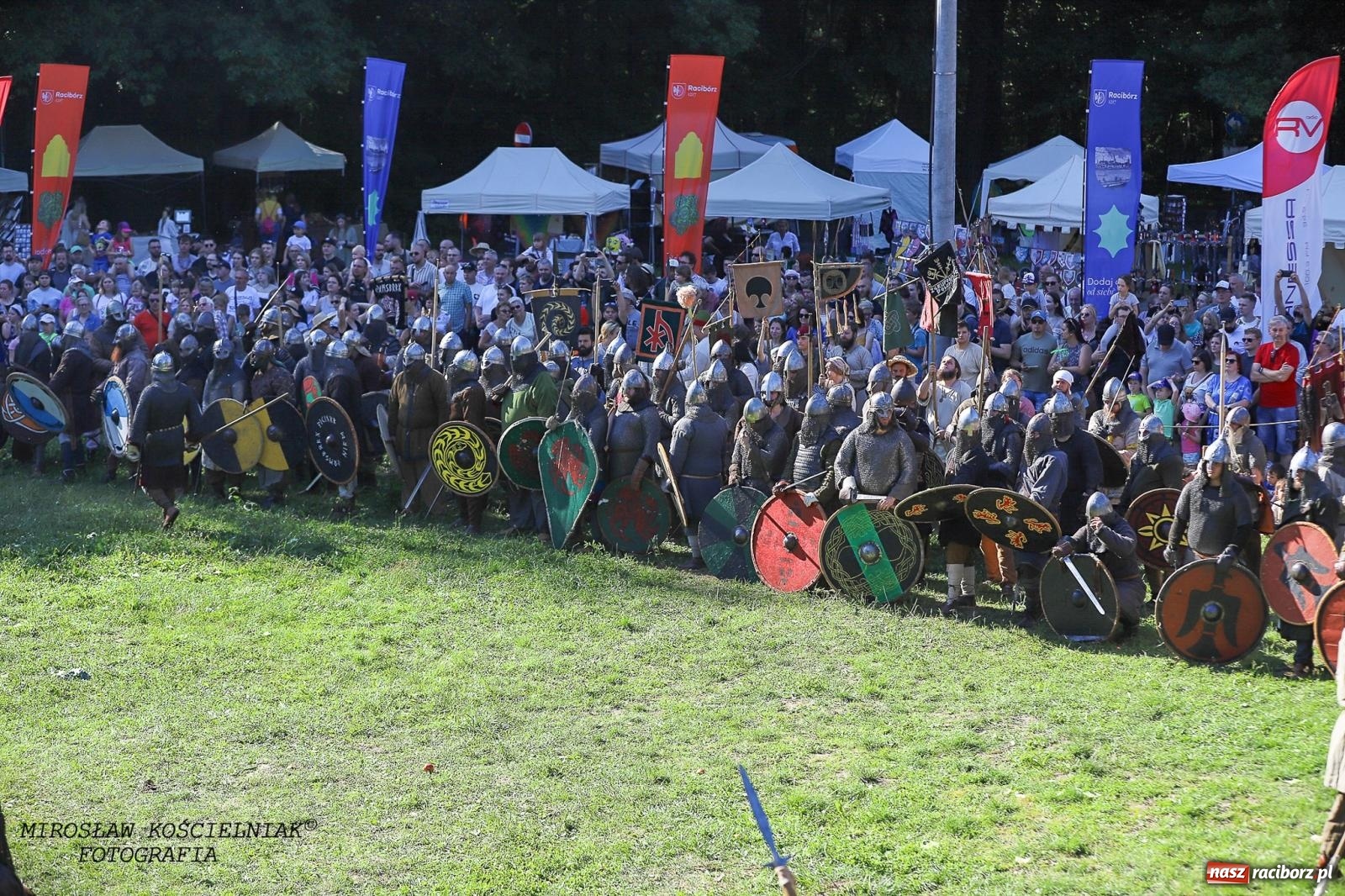 Zdjęcie w galerii na portalu naszraciborz.pl: Szczęk oręża i świt Emporium w Raciborzu [FOTO i WIDEO] wiadomości z regionu