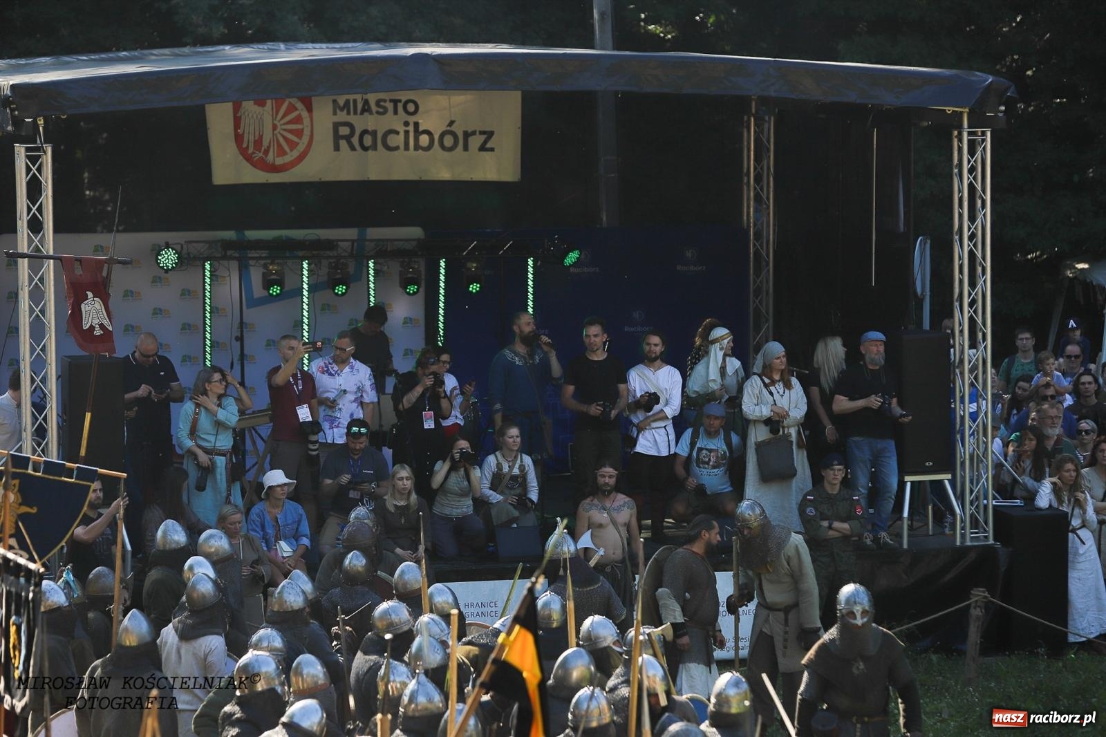Zdjęcie w galerii na portalu naszraciborz.pl: Szczęk oręża i świt Emporium w Raciborzu [FOTO i WIDEO] wiadomości z regionu