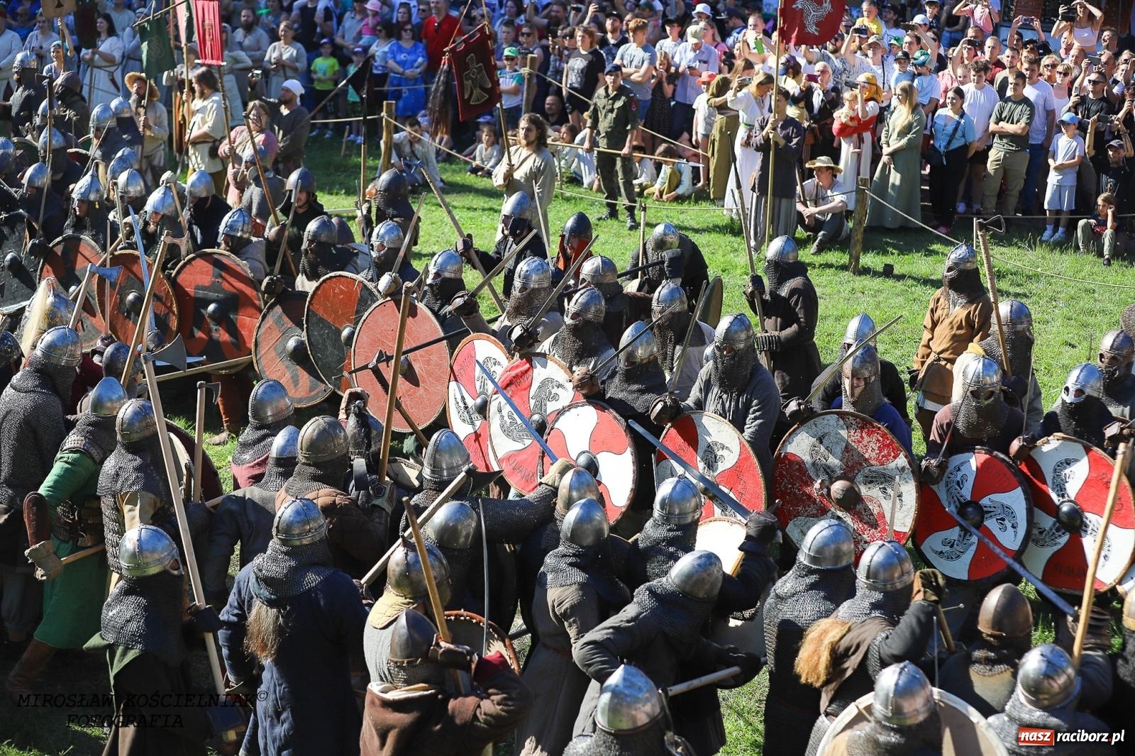 Zdjęcie w galerii na portalu naszraciborz.pl: Szczęk oręża i świt Emporium w Raciborzu [FOTO i WIDEO] wiadomości z regionu