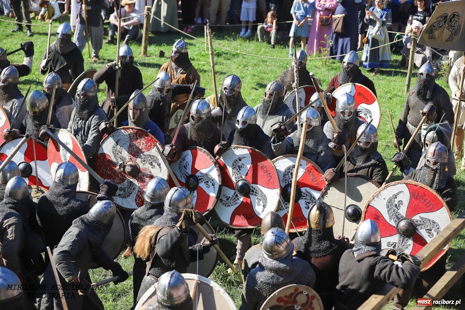 Zdjęcie w galerii na portalu naszraciborz.pl: Szczęk oręża i świt Emporium w Raciborzu [FOTO i WIDEO] wiadomości z regionu