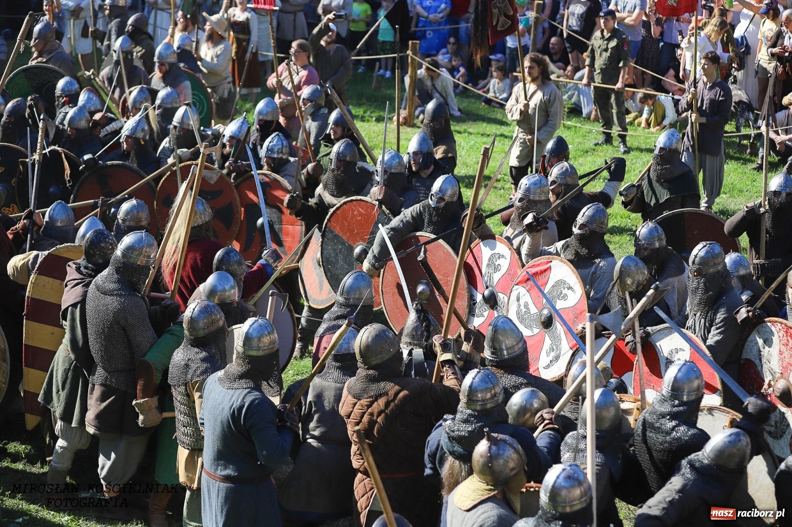 Zdjęcie w galerii na portalu naszraciborz.pl: Szczęk oręża i świt Emporium w Raciborzu [FOTO i WIDEO] wiadomości z regionu