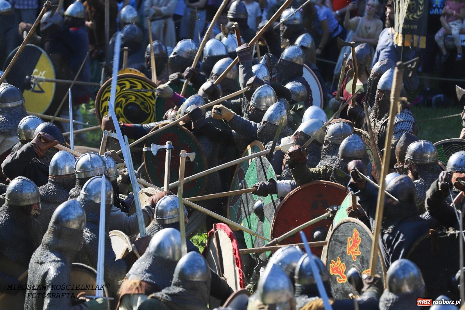 Zdjęcie w galerii na portalu naszraciborz.pl: Szczęk oręża i świt Emporium w Raciborzu [FOTO i WIDEO] wiadomości z regionu