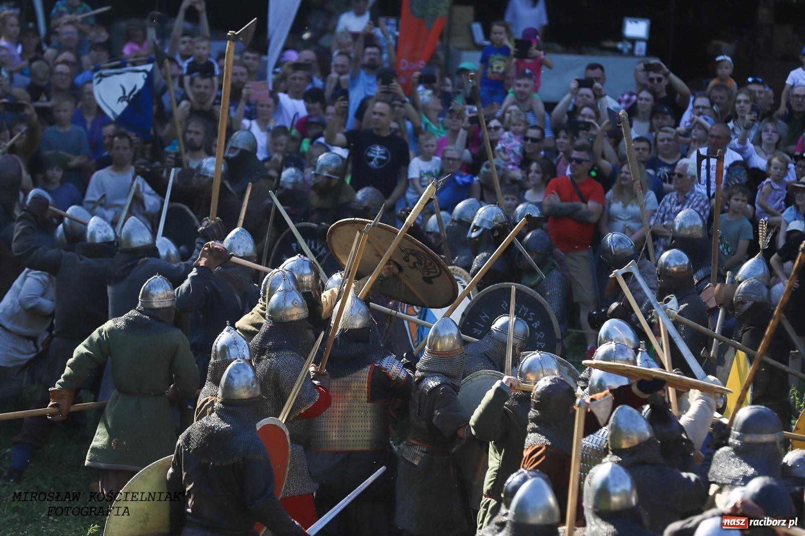 Zdjęcie w galerii na portalu naszraciborz.pl: Szczęk oręża i świt Emporium w Raciborzu [FOTO i WIDEO] wiadomości z regionu