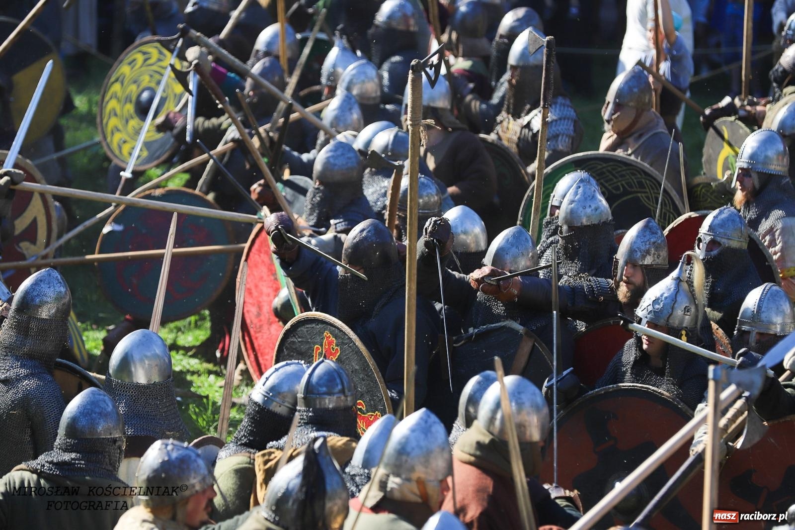 Zdjęcie w galerii na portalu naszraciborz.pl: Szczęk oręża i świt Emporium w Raciborzu [FOTO i WIDEO] wiadomości z regionu