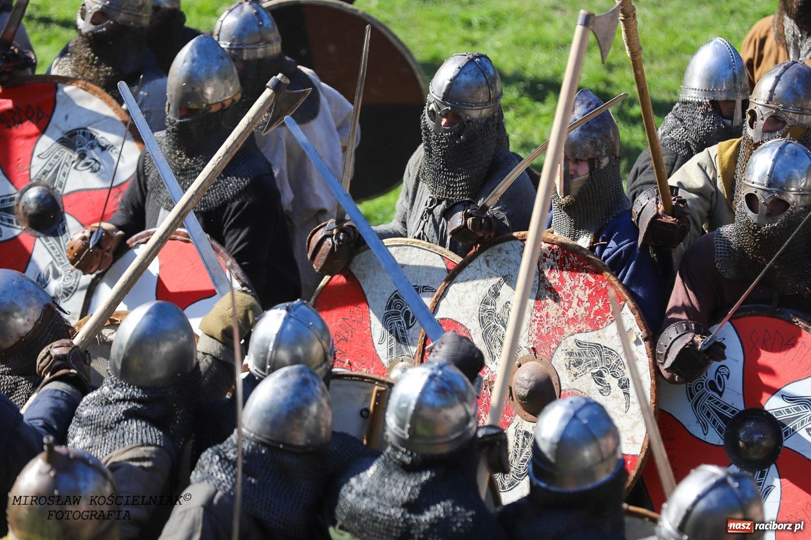 Zdjęcie w galerii na portalu naszraciborz.pl: Szczęk oręża i świt Emporium w Raciborzu [FOTO i WIDEO] wiadomości z regionu