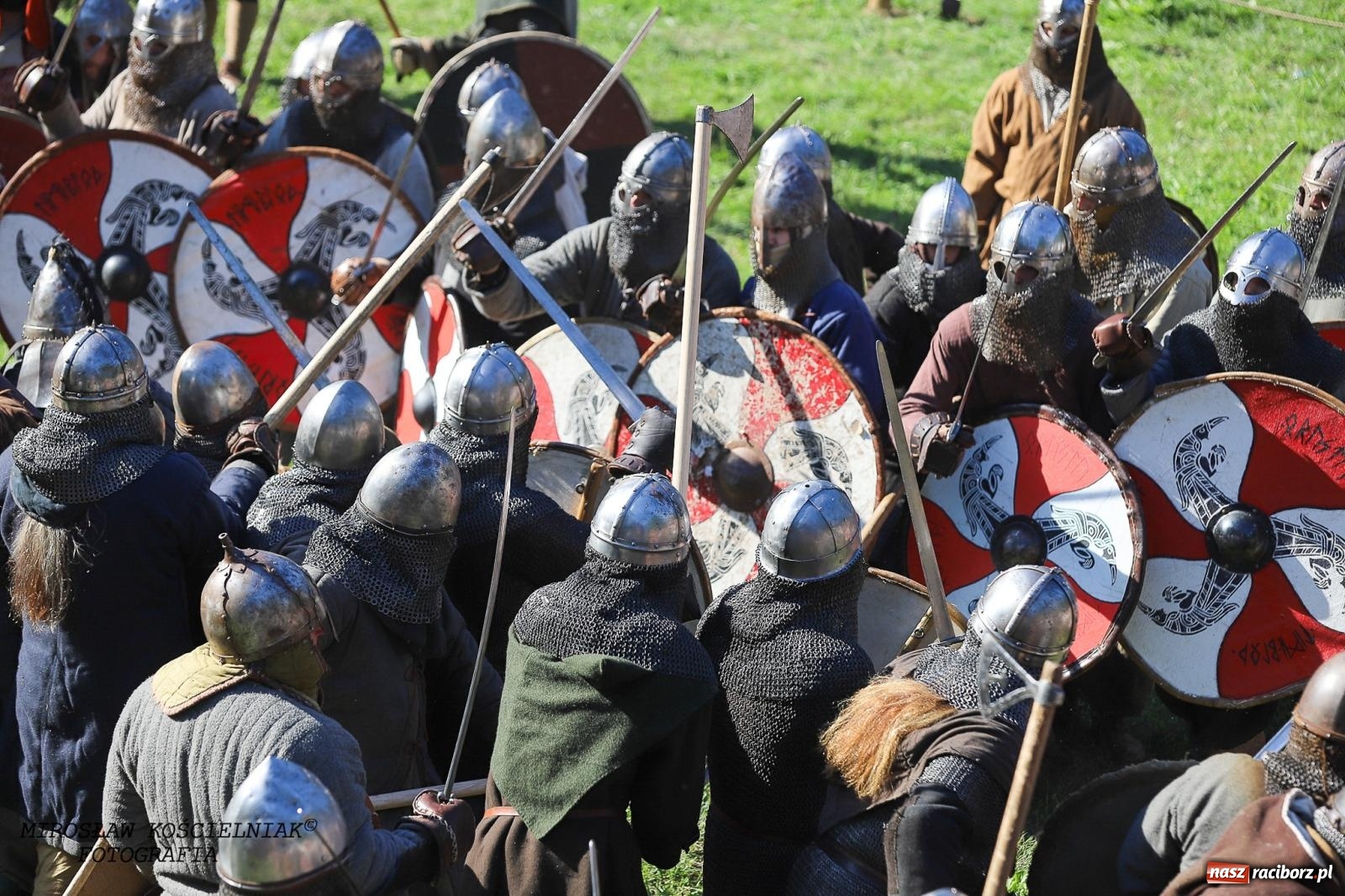 Zdjęcie w galerii na portalu naszraciborz.pl: Szczęk oręża i świt Emporium w Raciborzu [FOTO i WIDEO] wiadomości z regionu