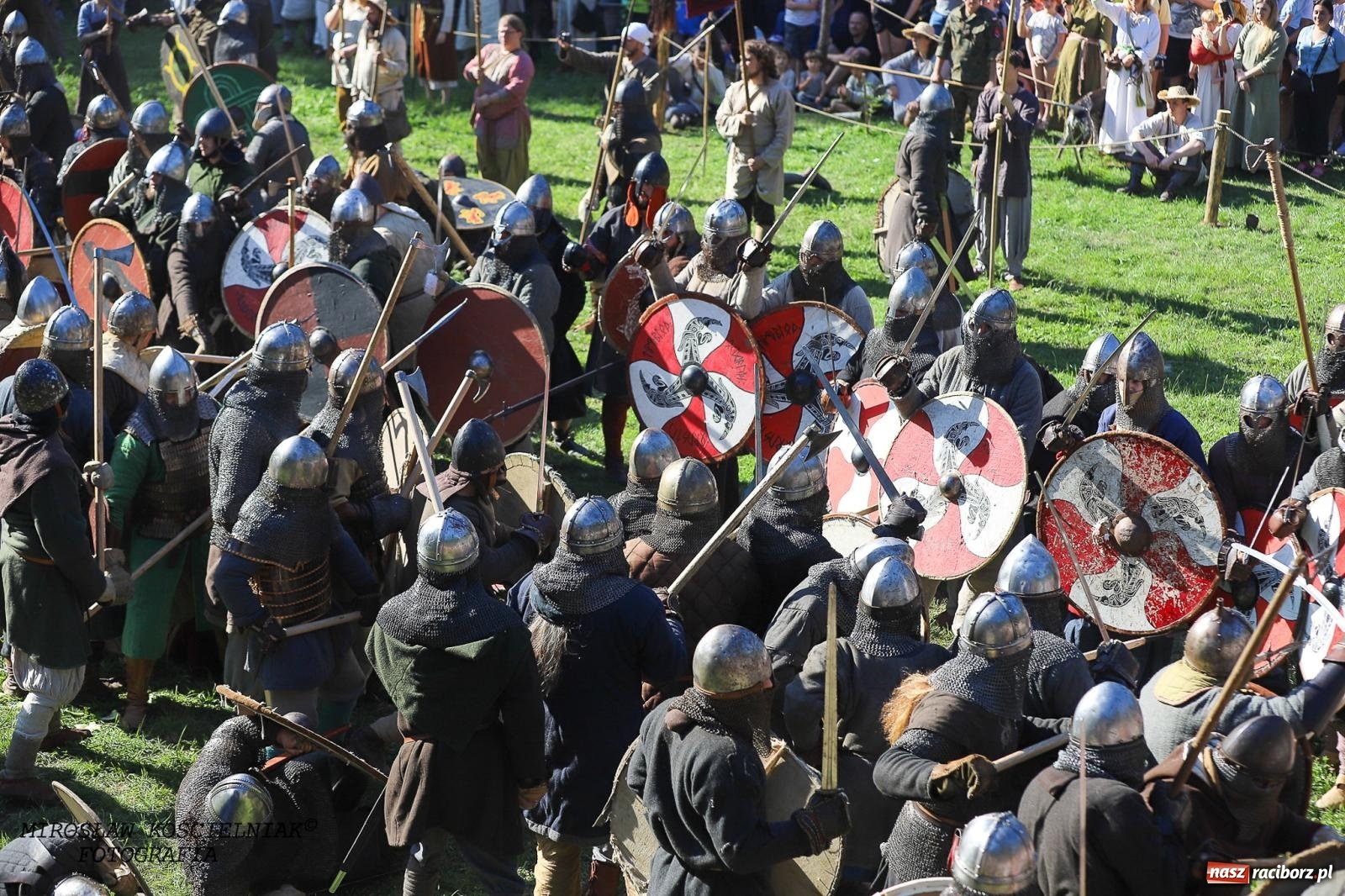 Zdjęcie w galerii na portalu naszraciborz.pl: Szczęk oręża i świt Emporium w Raciborzu [FOTO i WIDEO] wiadomości z regionu