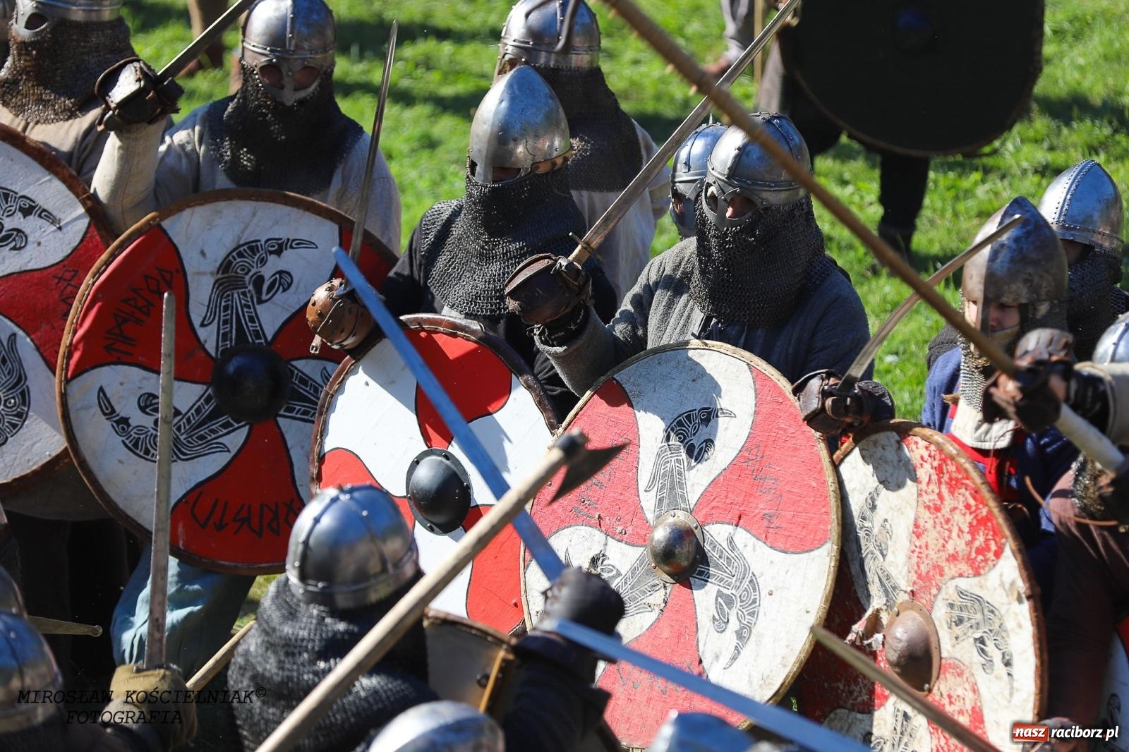Zdjęcie w galerii na portalu naszraciborz.pl: Szczęk oręża i świt Emporium w Raciborzu [FOTO i WIDEO] wiadomości z regionu