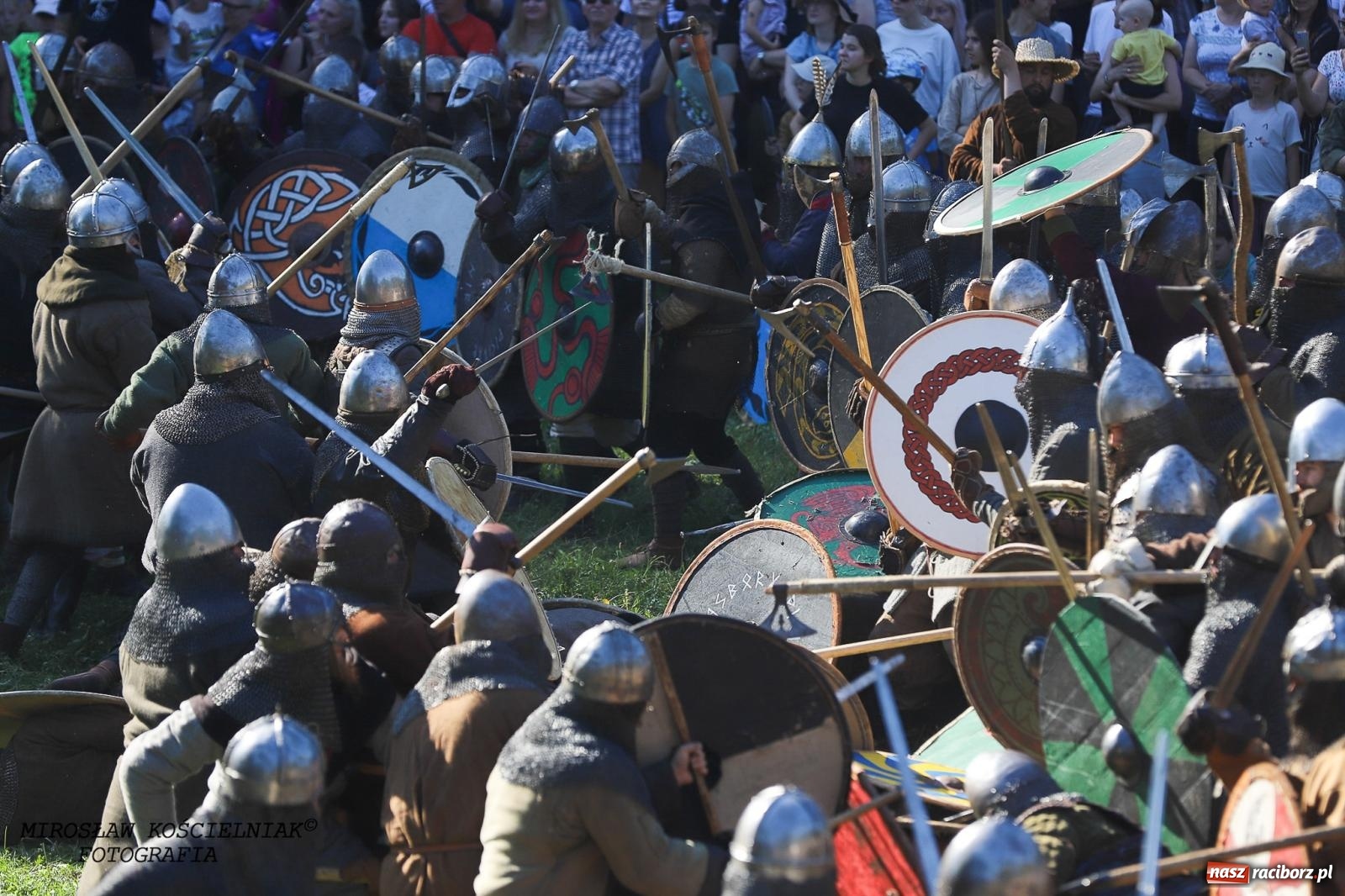 Zdjęcie w galerii na portalu naszraciborz.pl: Szczęk oręża i świt Emporium w Raciborzu [FOTO i WIDEO] wiadomości z regionu
