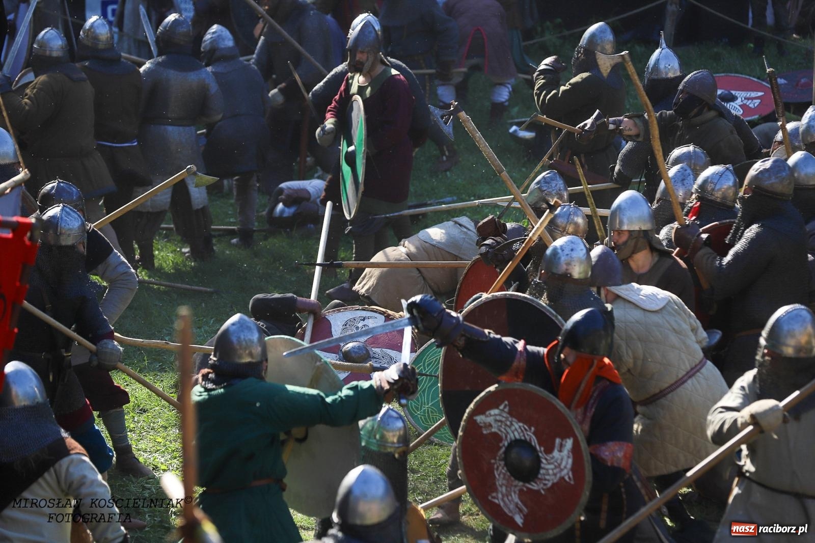 Zdjęcie w galerii na portalu naszraciborz.pl: Szczęk oręża i świt Emporium w Raciborzu [FOTO i WIDEO] wiadomości z regionu