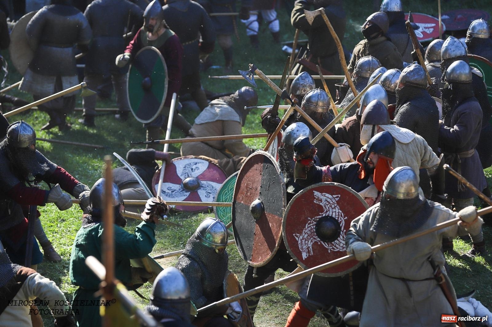 Zdjęcie w galerii na portalu naszraciborz.pl: Szczęk oręża i świt Emporium w Raciborzu [FOTO i WIDEO] wiadomości z regionu
