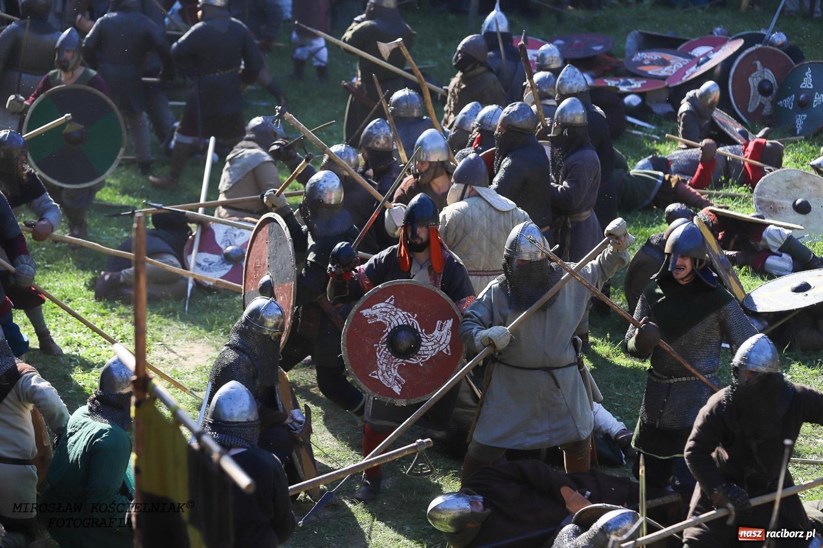 Zdjęcie w galerii na portalu naszraciborz.pl: Szczęk oręża i świt Emporium w Raciborzu [FOTO i WIDEO] wiadomości z regionu