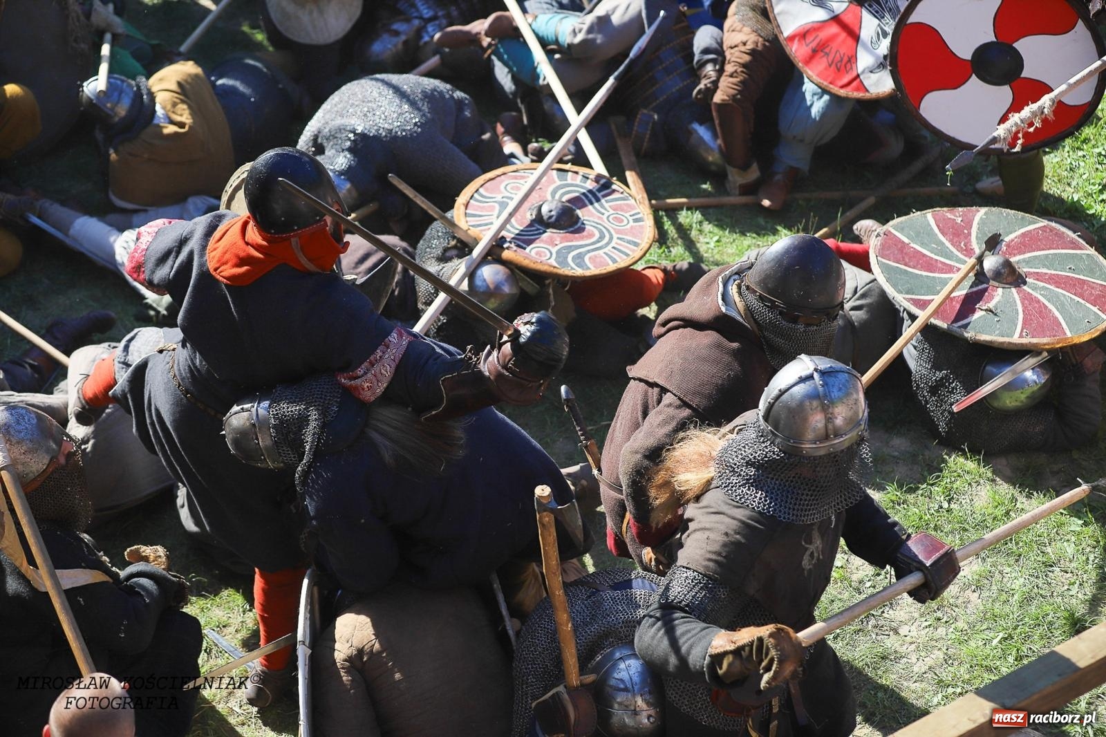 Zdjęcie w galerii na portalu naszraciborz.pl: Szczęk oręża i świt Emporium w Raciborzu [FOTO i WIDEO] wiadomości z regionu