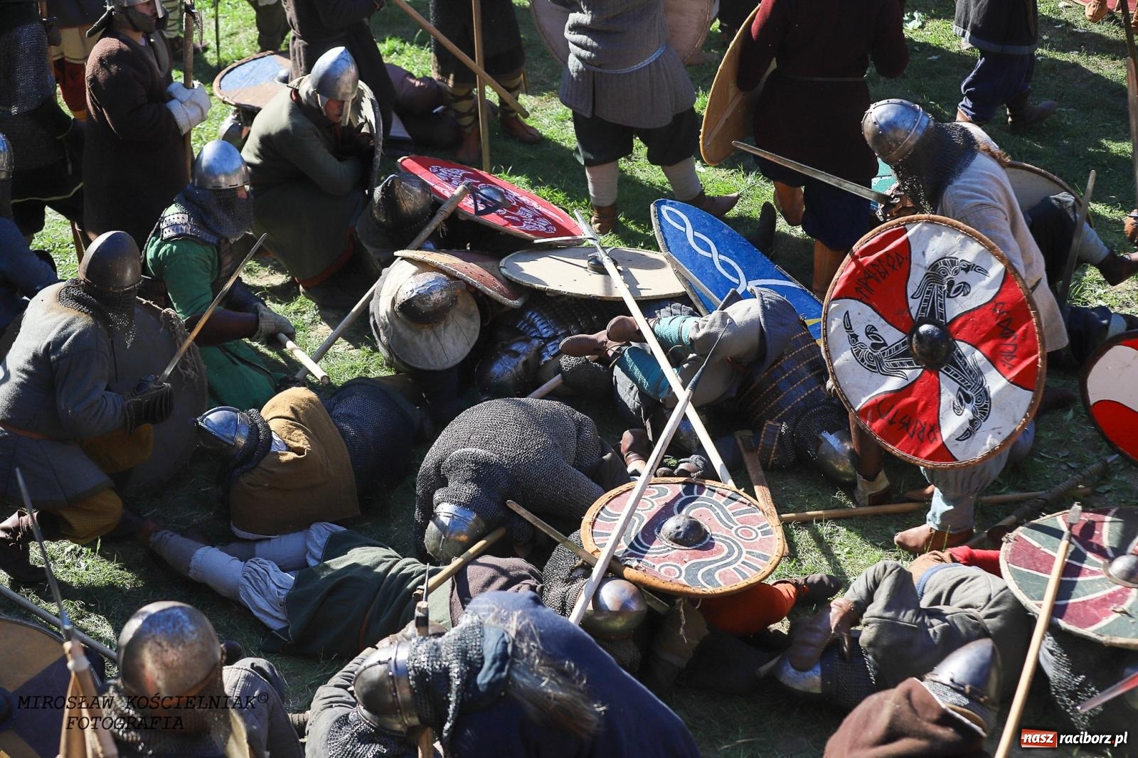 Zdjęcie w galerii na portalu naszraciborz.pl: Szczęk oręża i świt Emporium w Raciborzu [FOTO i WIDEO] wiadomości z regionu