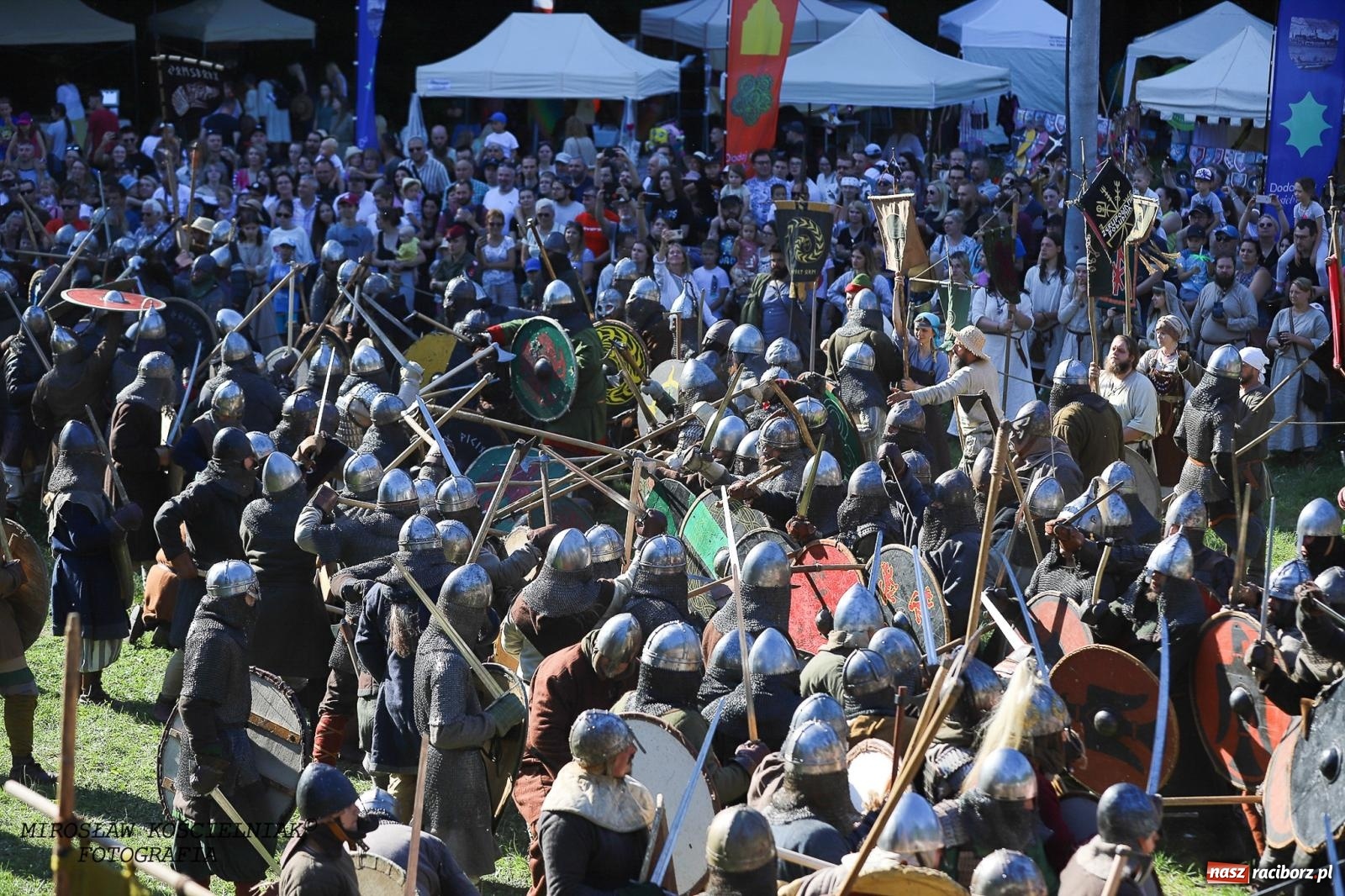 Zdjęcie w galerii na portalu naszraciborz.pl: Szczęk oręża i świt Emporium w Raciborzu [FOTO i WIDEO] wiadomości z regionu
