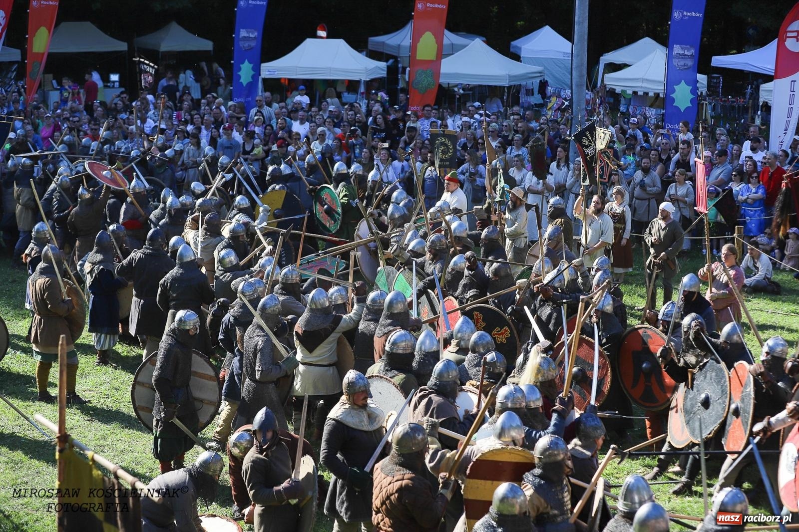 Zdjęcie w galerii na portalu naszraciborz.pl: Szczęk oręża i świt Emporium w Raciborzu [FOTO i WIDEO] wiadomości z regionu
