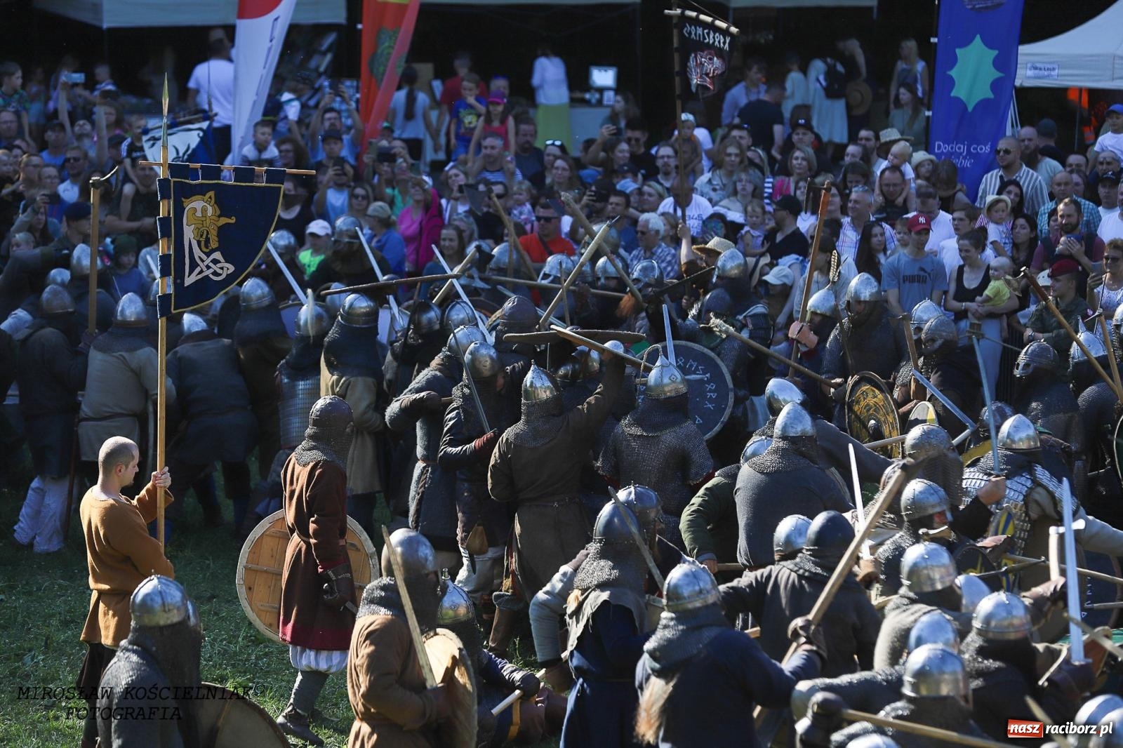 Zdjęcie w galerii na portalu naszraciborz.pl: Szczęk oręża i świt Emporium w Raciborzu [FOTO i WIDEO] wiadomości z regionu