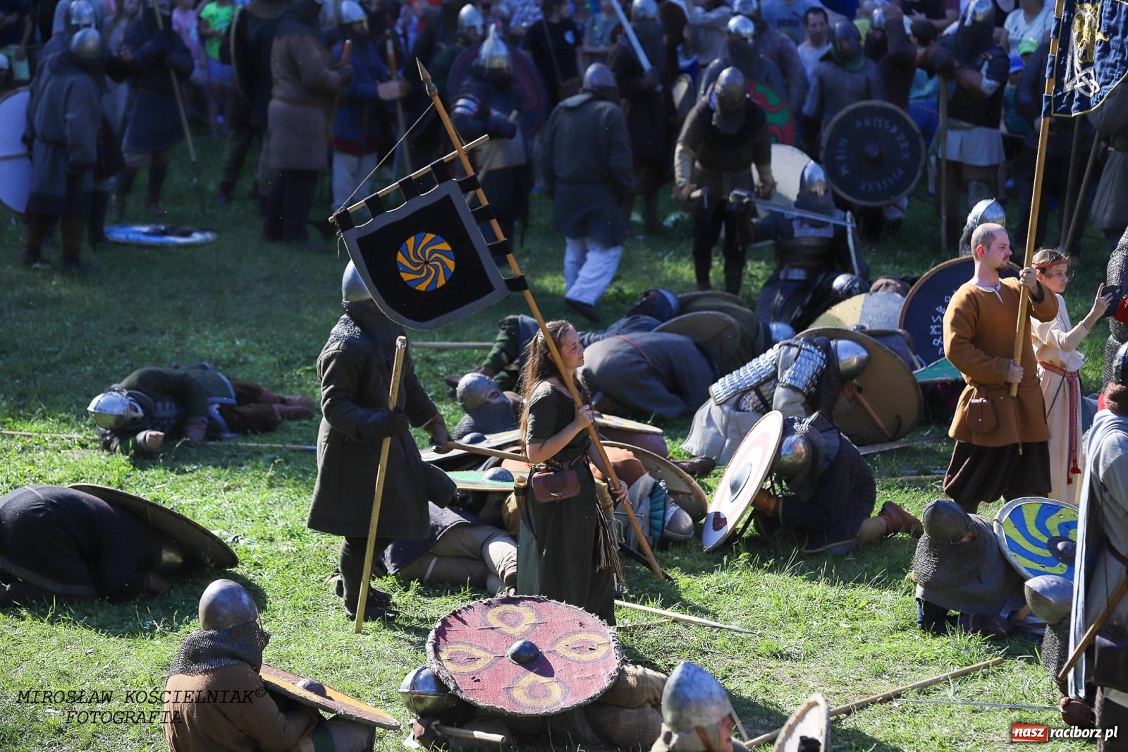 Zdjęcie w galerii na portalu naszraciborz.pl: Szczęk oręża i świt Emporium w Raciborzu [FOTO i WIDEO] wiadomości z regionu