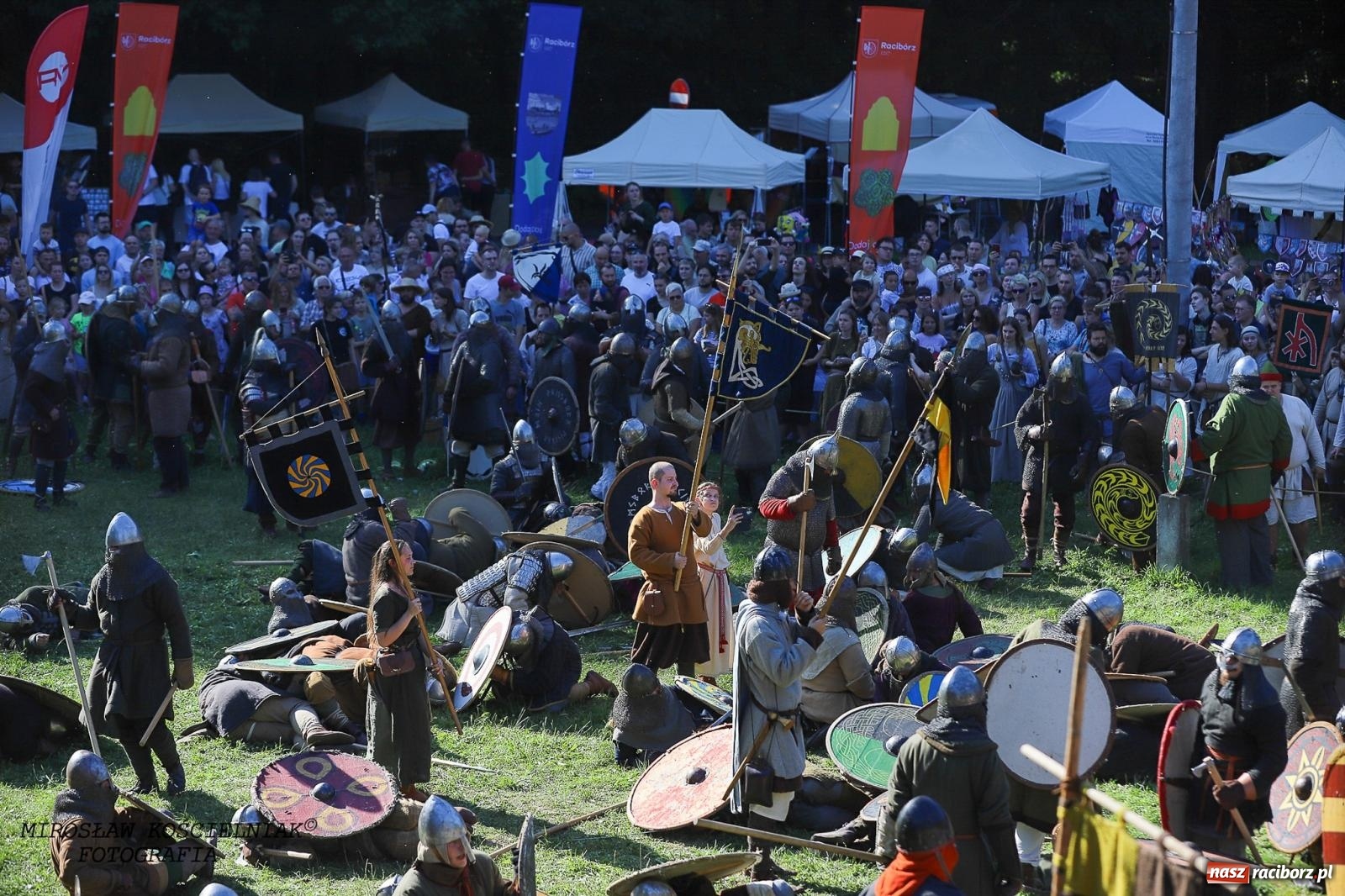 Zdjęcie w galerii na portalu naszraciborz.pl: Szczęk oręża i świt Emporium w Raciborzu [FOTO i WIDEO] wiadomości z regionu