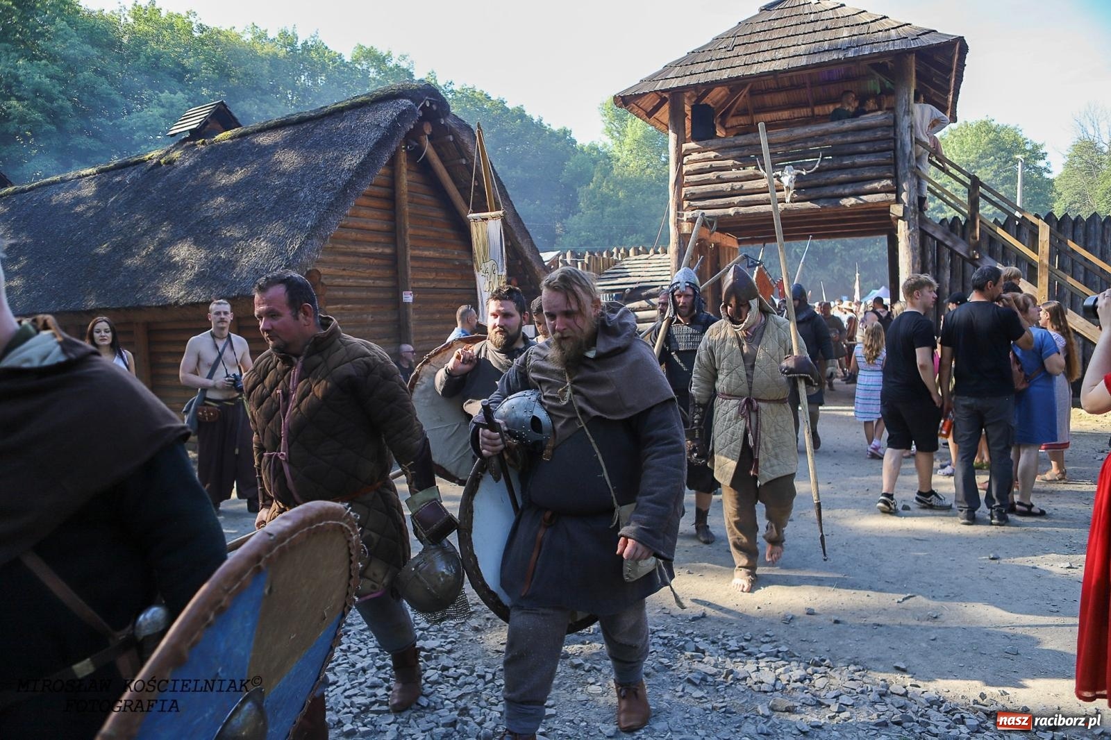 Zdjęcie w galerii na portalu naszraciborz.pl: Szczęk oręża i świt Emporium w Raciborzu [FOTO i WIDEO] wiadomości z regionu