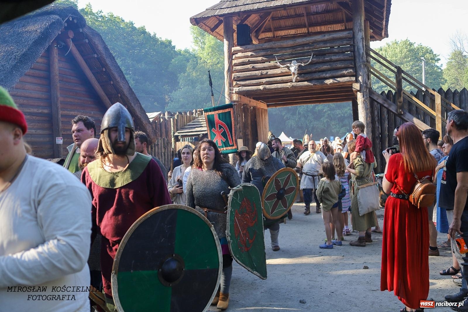 Zdjęcie w galerii na portalu naszraciborz.pl: Szczęk oręża i świt Emporium w Raciborzu [FOTO i WIDEO] wiadomości z regionu