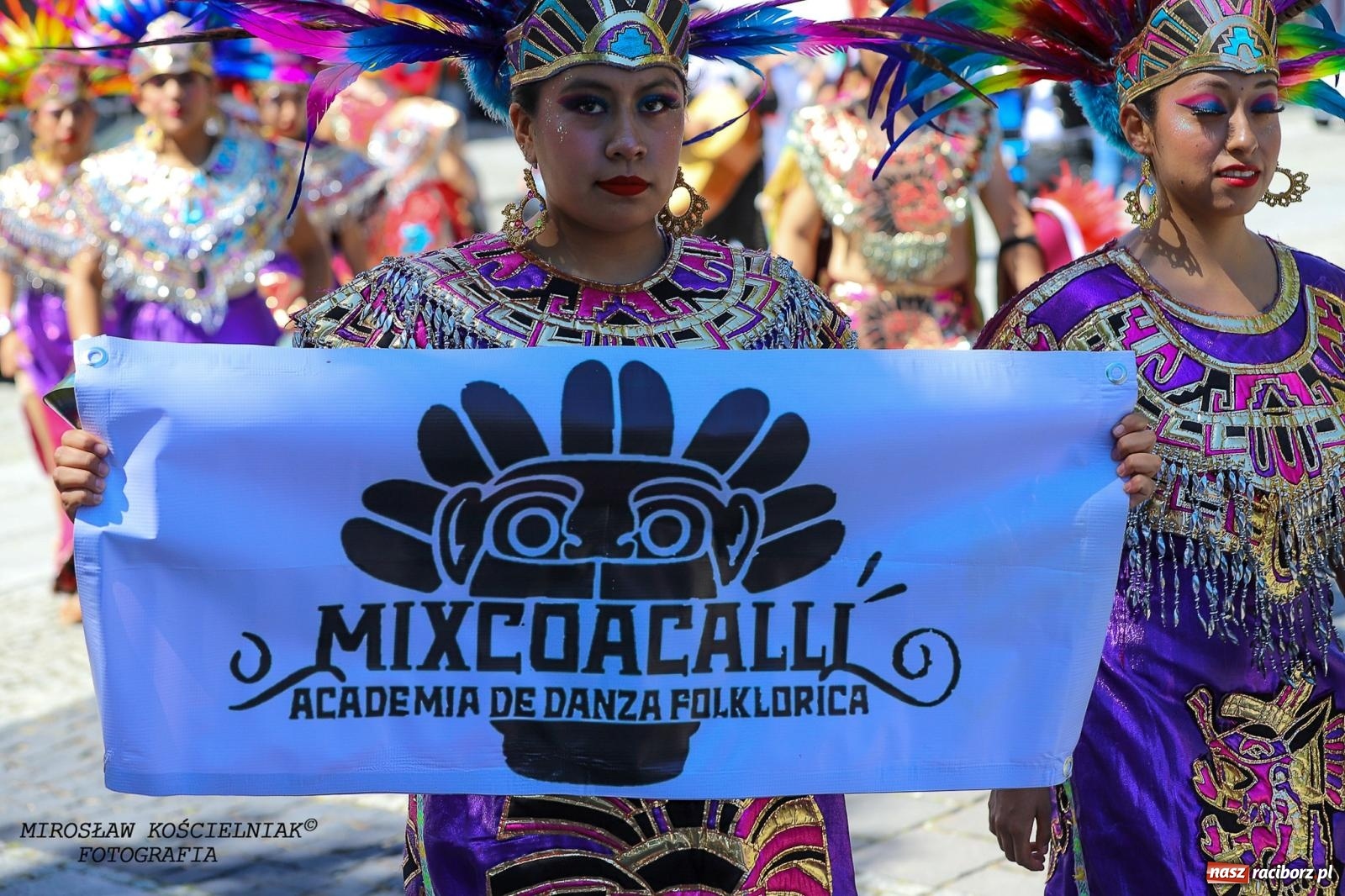 Zdjęcie w galerii na portalu naszraciborz.pl: Raciborskie święto folkloru. Kolorowa parada przeszła przez miasto, tańce na zamku [FOTO i WIDEO] wiadomości z regionu