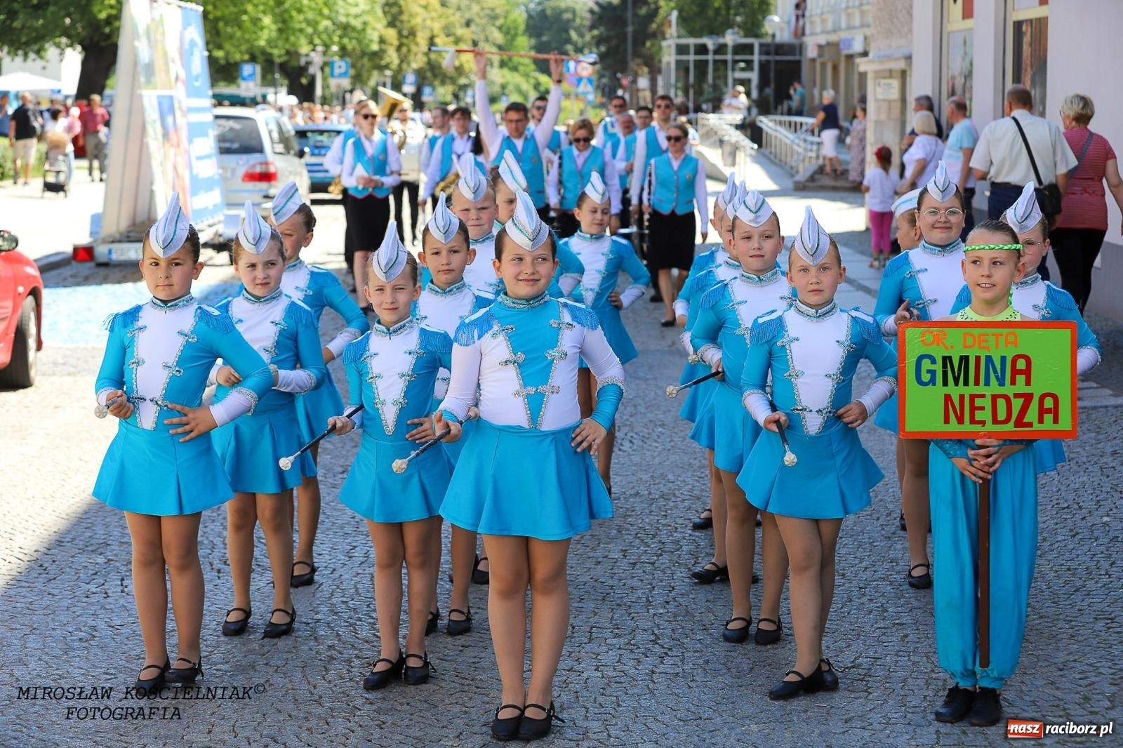 Zdjęcie w galerii na portalu naszraciborz.pl: Raciborskie święto folkloru. Kolorowa parada przeszła przez miasto, tańce na zamku [FOTO i WIDEO] wiadomości z regionu