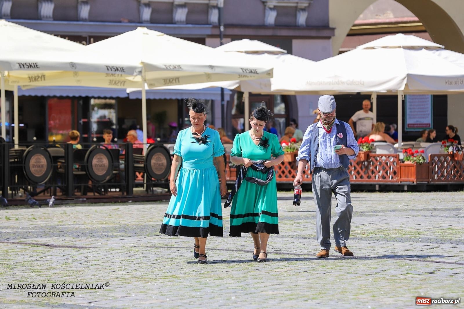 Zdjęcie w galerii na portalu naszraciborz.pl: Raciborskie święto folkloru. Kolorowa parada przeszła przez miasto, tańce na zamku [FOTO i WIDEO] wiadomości z regionu