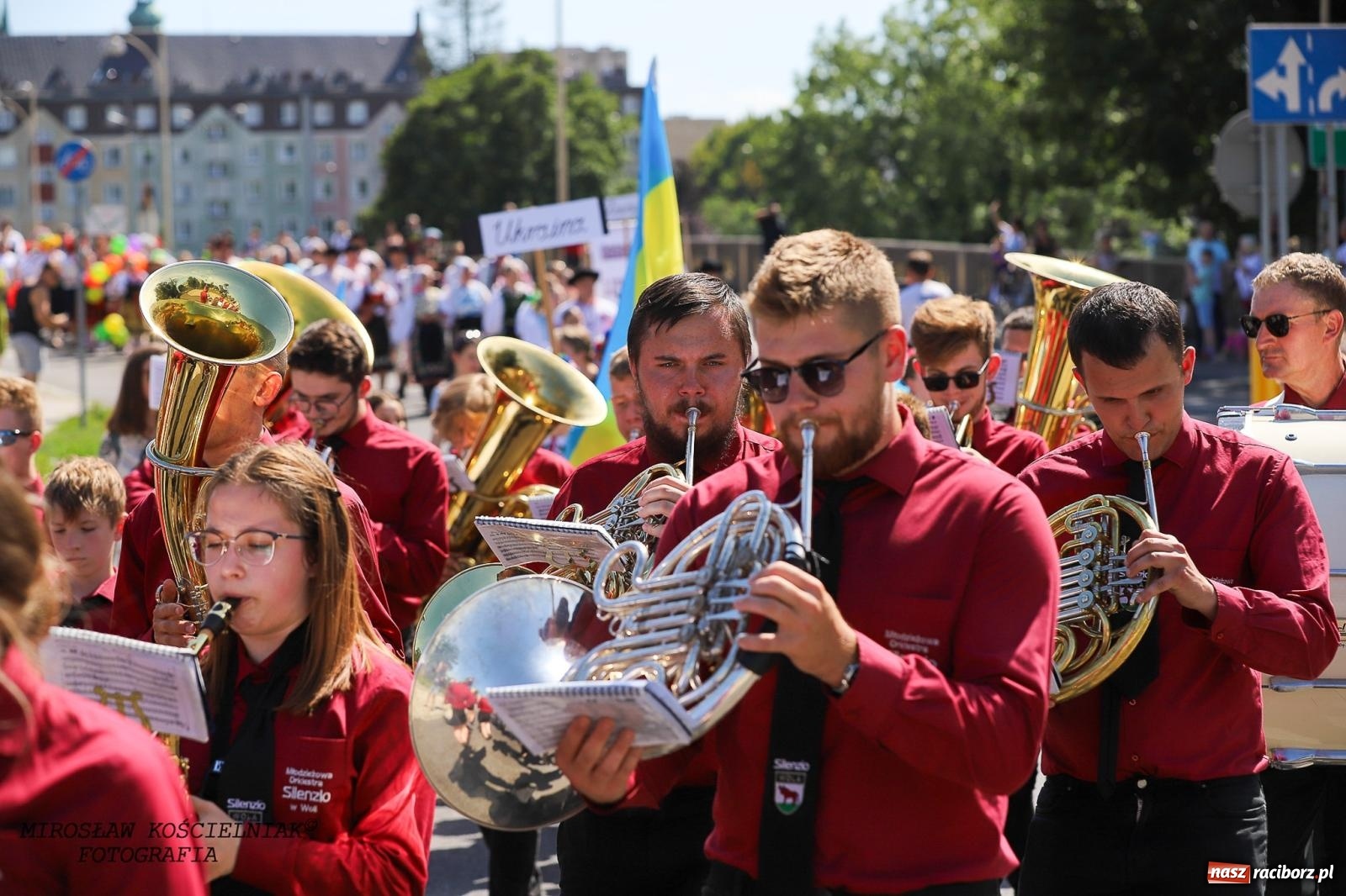 Zdjęcie w galerii na portalu naszraciborz.pl: Raciborskie święto folkloru. Kolorowa parada przeszła przez miasto, tańce na zamku [FOTO i WIDEO] wiadomości z regionu