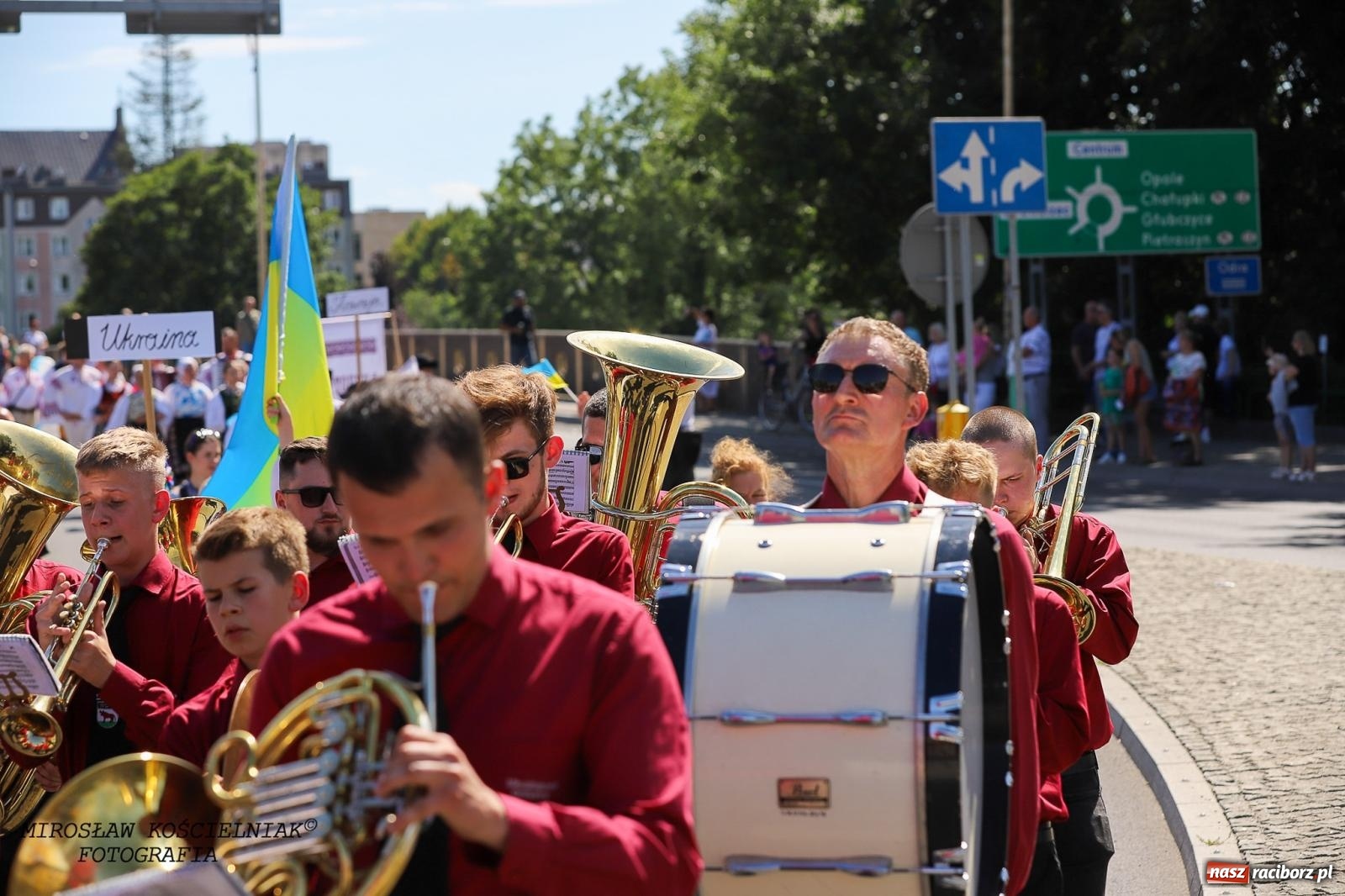 Zdjęcie w galerii na portalu naszraciborz.pl: Raciborskie święto folkloru. Kolorowa parada przeszła przez miasto, tańce na zamku [FOTO i WIDEO] wiadomości z regionu