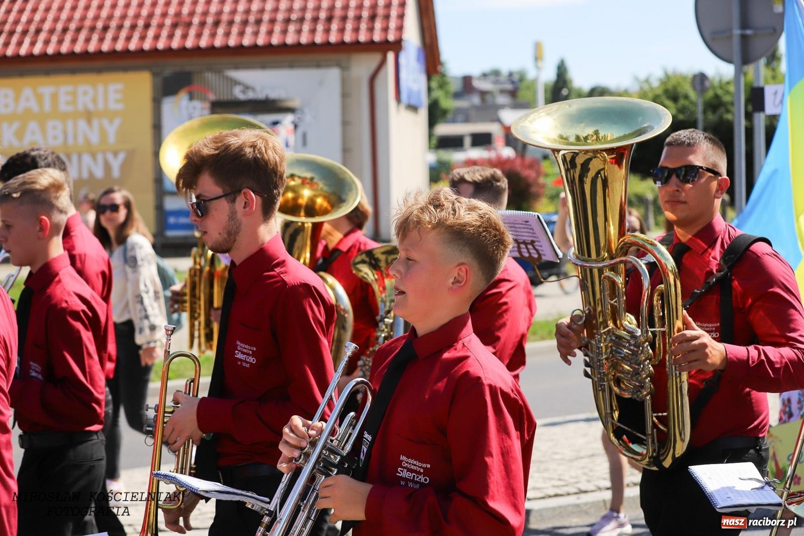 Zdjęcie w galerii na portalu naszraciborz.pl: Raciborskie święto folkloru. Kolorowa parada przeszła przez miasto, tańce na zamku [FOTO i WIDEO] wiadomości z regionu