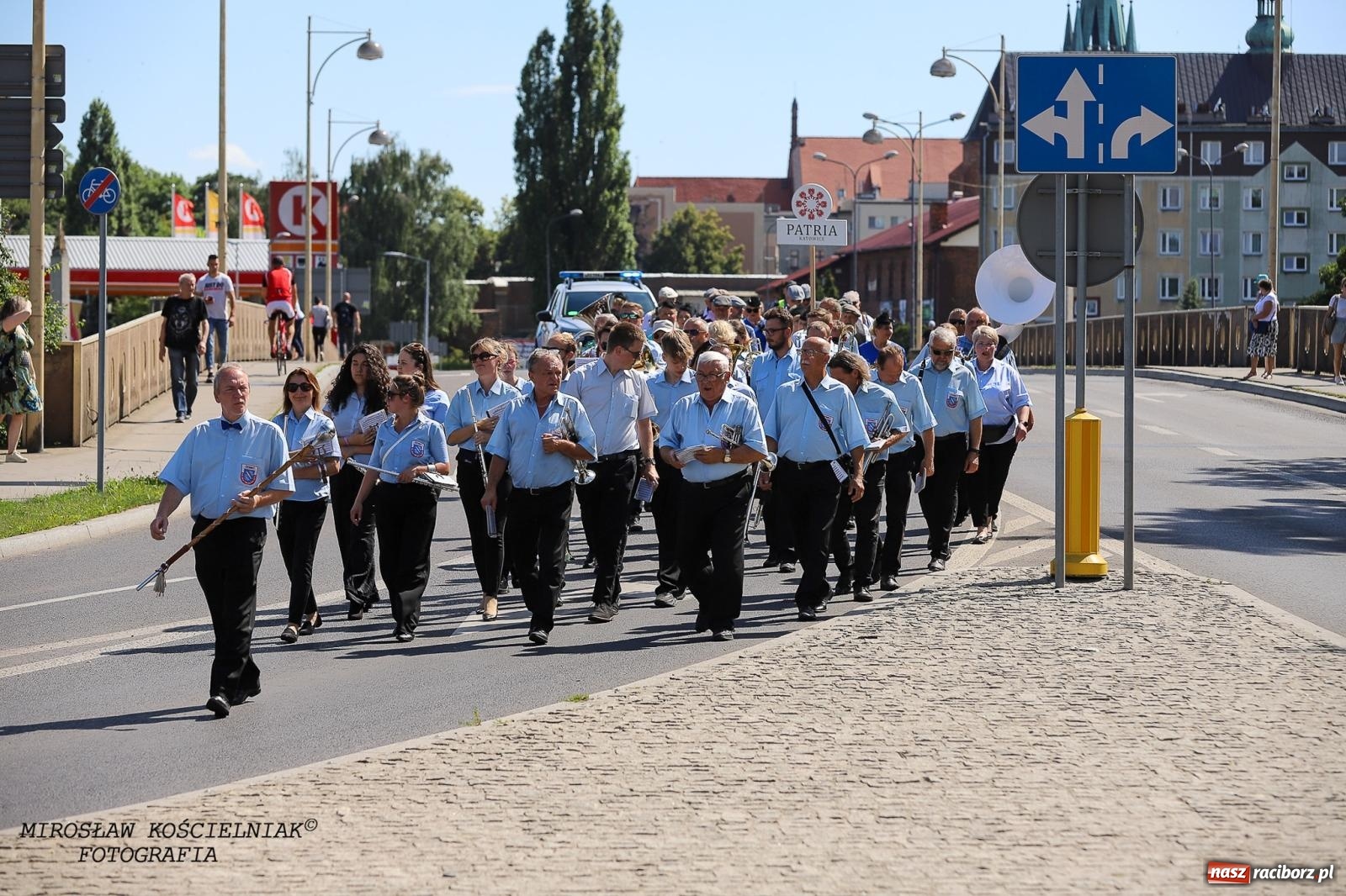 Zdjęcie w galerii na portalu naszraciborz.pl: Raciborskie święto folkloru. Kolorowa parada przeszła przez miasto, tańce na zamku [FOTO i WIDEO] wiadomości z regionu