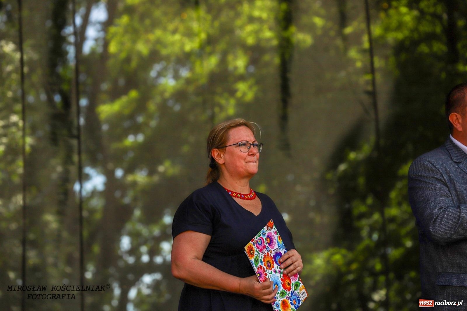 Zdjęcie w galerii na portalu naszraciborz.pl: Raciborskie święto folkloru. Kolorowa parada przeszła przez miasto, tańce na zamku [FOTO i WIDEO] wiadomości z regionu