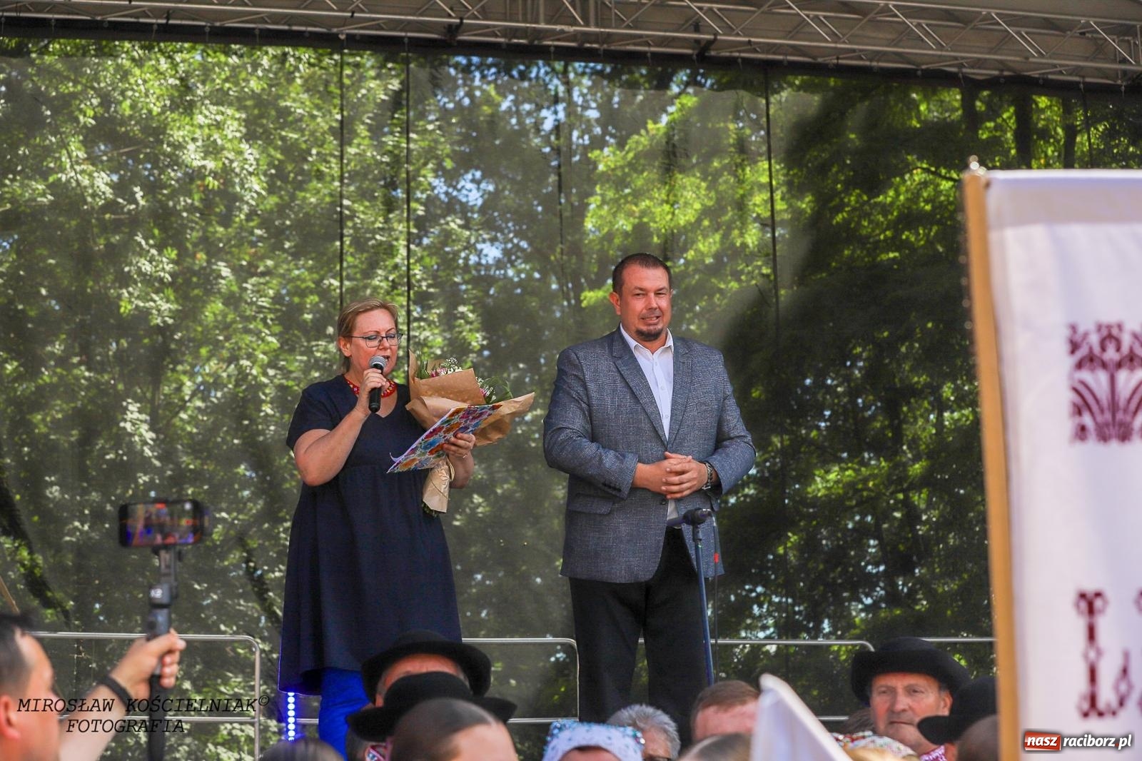 Zdjęcie w galerii na portalu naszraciborz.pl: Raciborskie święto folkloru. Kolorowa parada przeszła przez miasto, tańce na zamku [FOTO i WIDEO] wiadomości z regionu