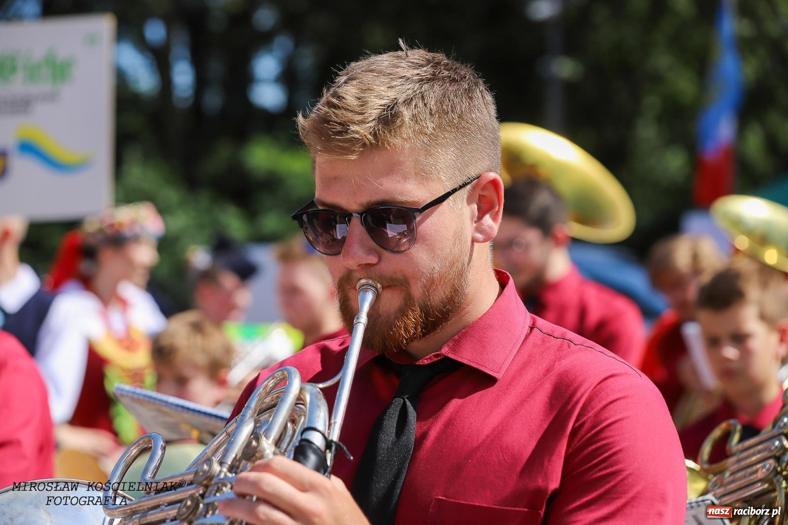 Zdjęcie w galerii na portalu naszraciborz.pl: Raciborskie święto folkloru. Kolorowa parada przeszła przez miasto, tańce na zamku [FOTO i WIDEO] wiadomości z regionu