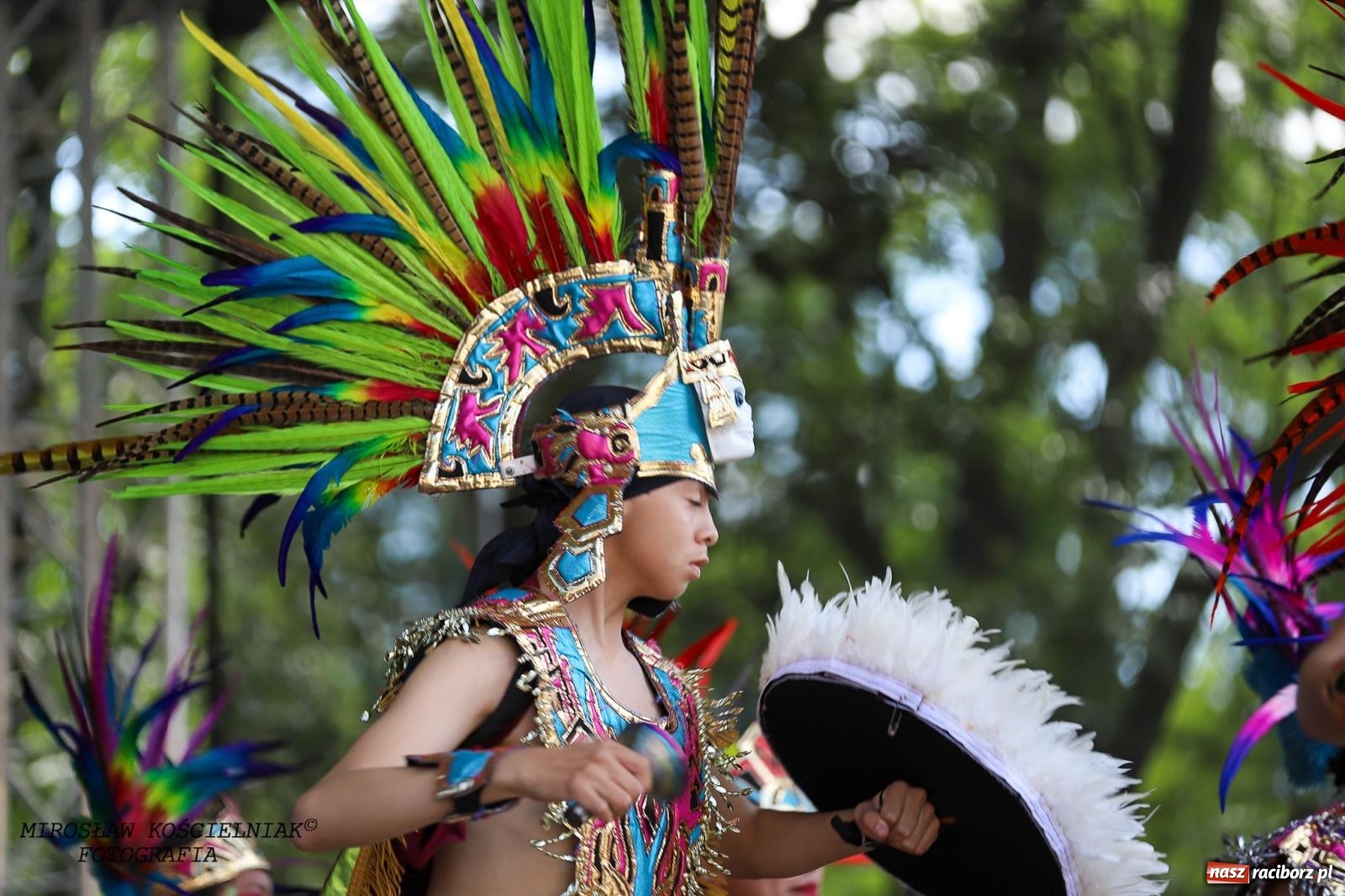 Zdjęcie w galerii na portalu naszraciborz.pl: Raciborskie święto folkloru. Kolorowa parada przeszła przez miasto, tańce na zamku [FOTO i WIDEO] wiadomości z regionu