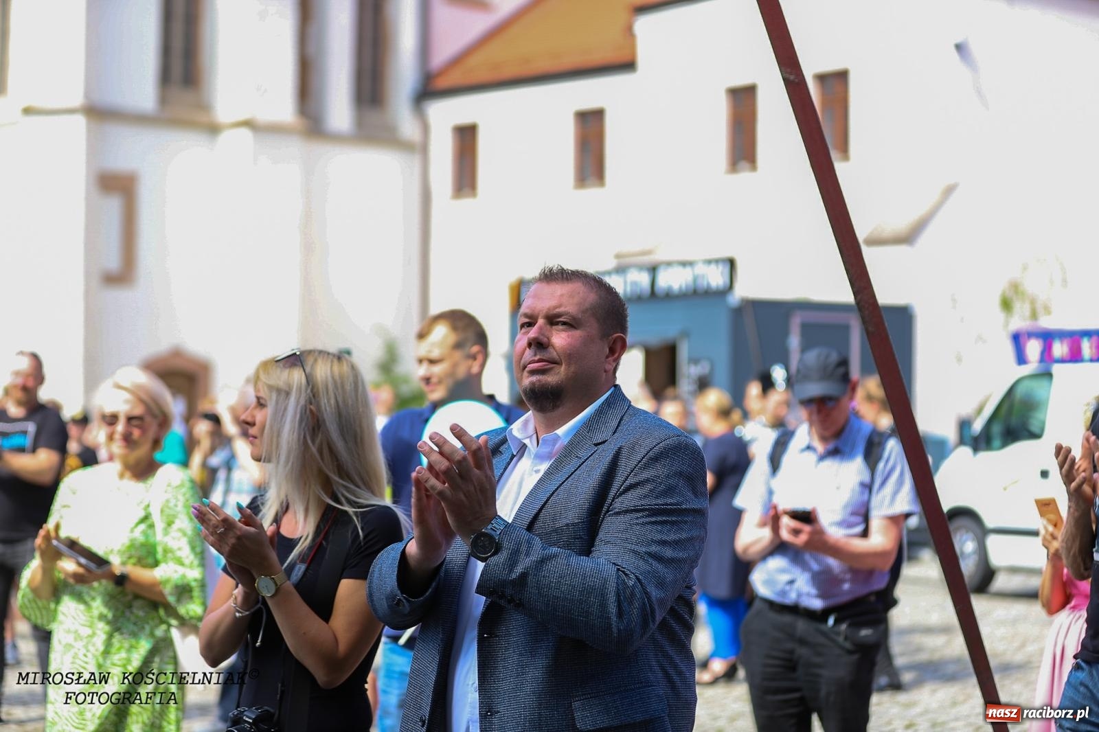 Zdjęcie w galerii na portalu naszraciborz.pl: Raciborskie święto folkloru. Kolorowa parada przeszła przez miasto, tańce na zamku [FOTO i WIDEO] wiadomości z regionu