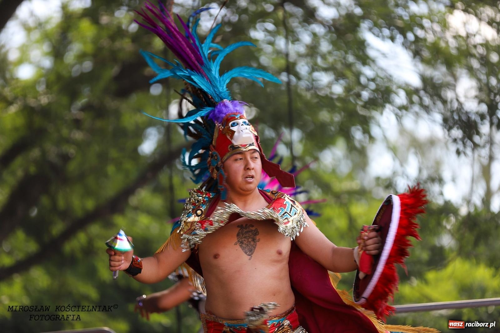 Zdjęcie w galerii na portalu naszraciborz.pl: Raciborskie święto folkloru. Kolorowa parada przeszła przez miasto, tańce na zamku [FOTO i WIDEO] wiadomości z regionu