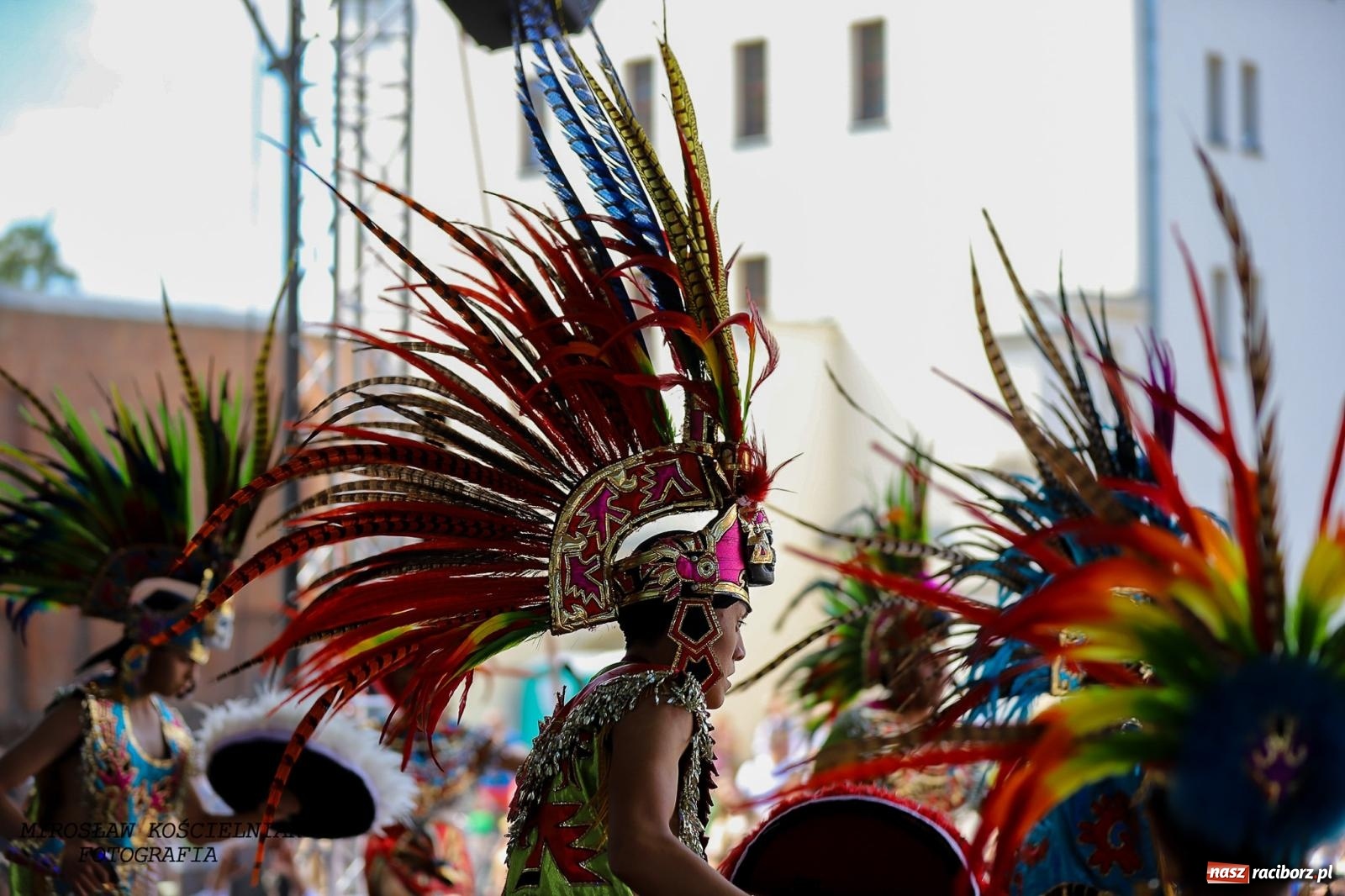 Zdjęcie w galerii na portalu naszraciborz.pl: Raciborskie święto folkloru. Kolorowa parada przeszła przez miasto, tańce na zamku [FOTO i WIDEO] wiadomości z regionu