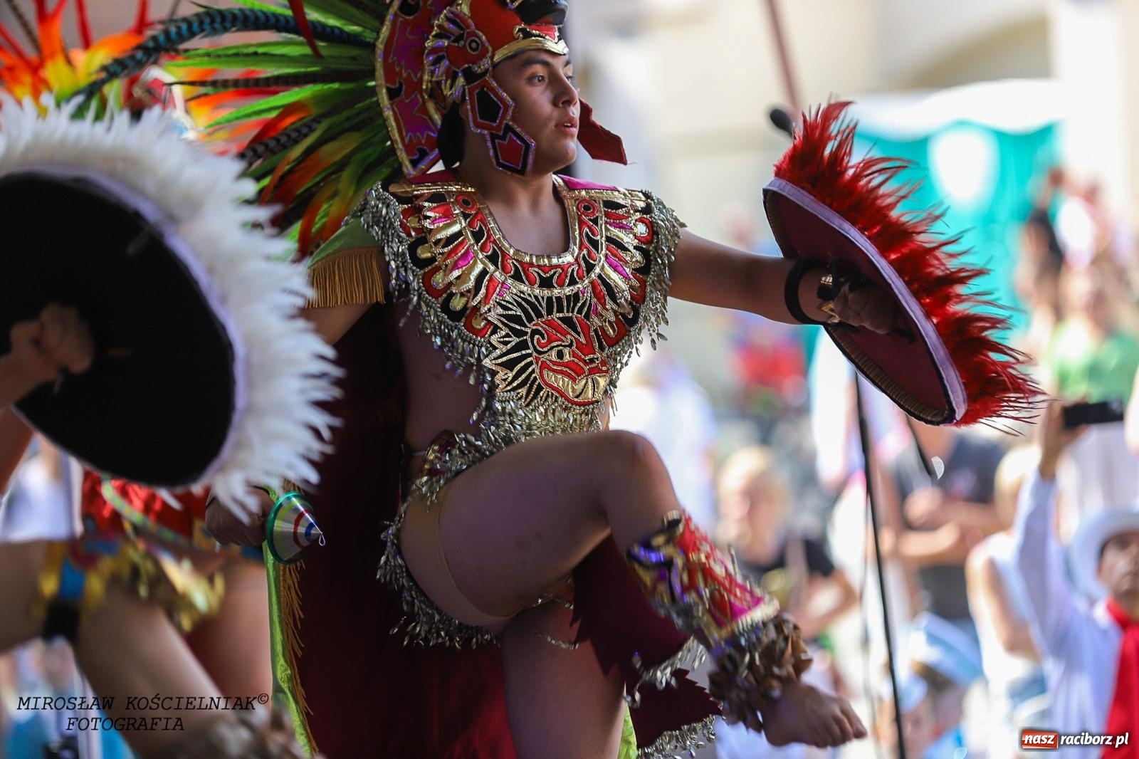 Zdjęcie w galerii na portalu naszraciborz.pl: Raciborskie święto folkloru. Kolorowa parada przeszła przez miasto, tańce na zamku [FOTO i WIDEO] wiadomości z regionu