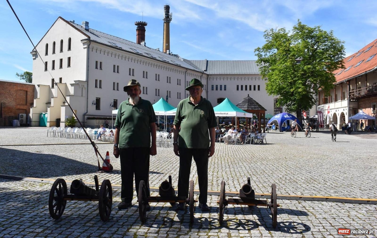 Zdjęcie w galerii na portalu naszraciborz.pl: Raciborskie święto folkloru. Kolorowa parada przeszła przez miasto, tańce na zamku [FOTO i WIDEO] wiadomości z regionu