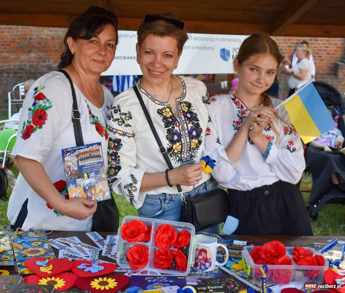 Zdjęcie w galerii na portalu naszraciborz.pl: Raciborskie święto folkloru. Kolorowa parada przeszła przez miasto, tańce na zamku [FOTO i WIDEO] wiadomości z regionu