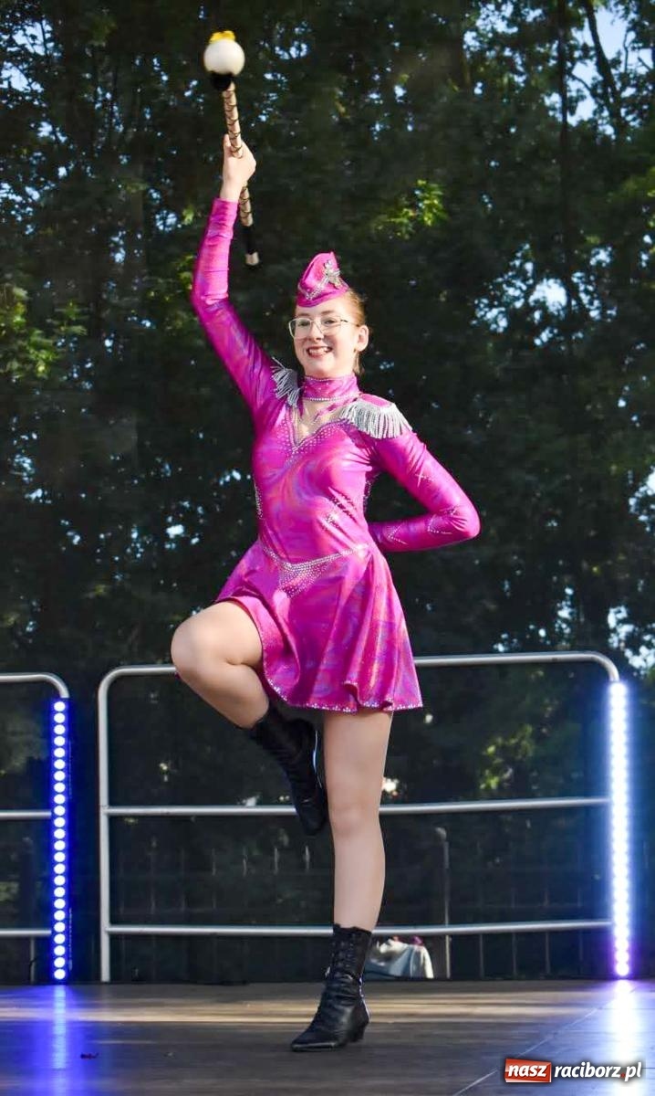 Zdjęcie w galerii na portalu naszraciborz.pl: Raciborskie święto folkloru. Kolorowa parada przeszła przez miasto, tańce na zamku [FOTO i WIDEO] wiadomości z regionu