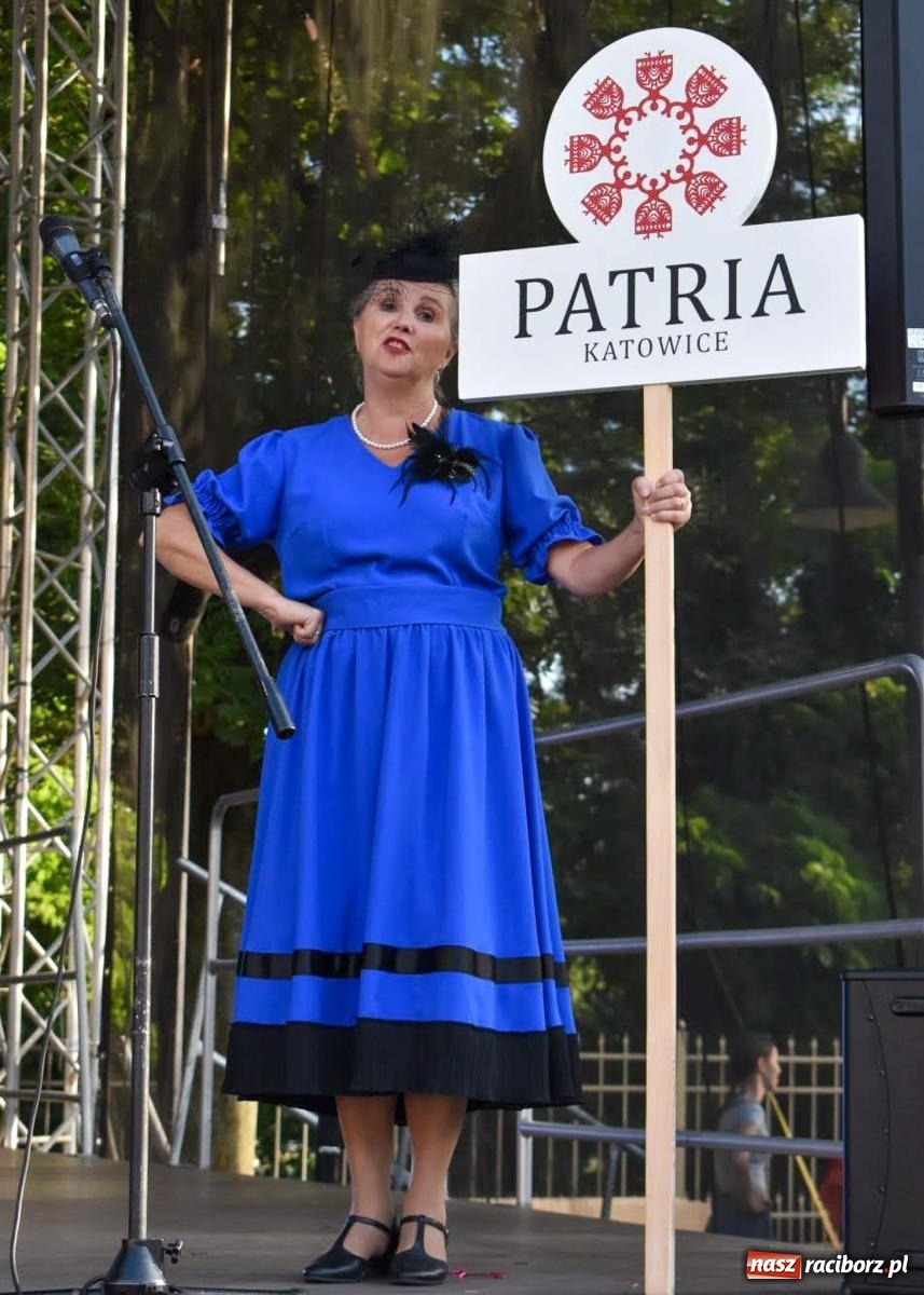 Zdjęcie w galerii na portalu naszraciborz.pl: Raciborskie święto folkloru. Kolorowa parada przeszła przez miasto, tańce na zamku [FOTO i WIDEO] wiadomości z regionu